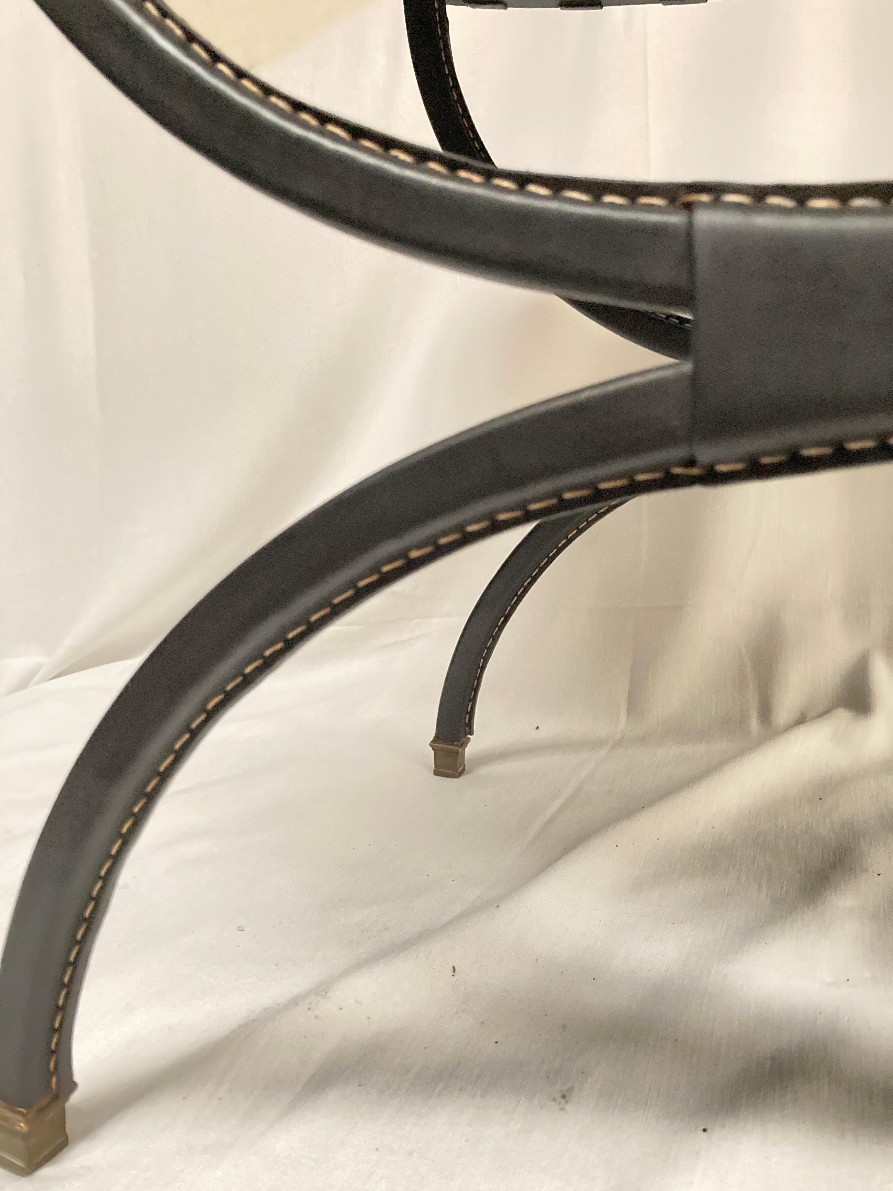 Métal Ottomans en cuir cousus des années 1950 en vente