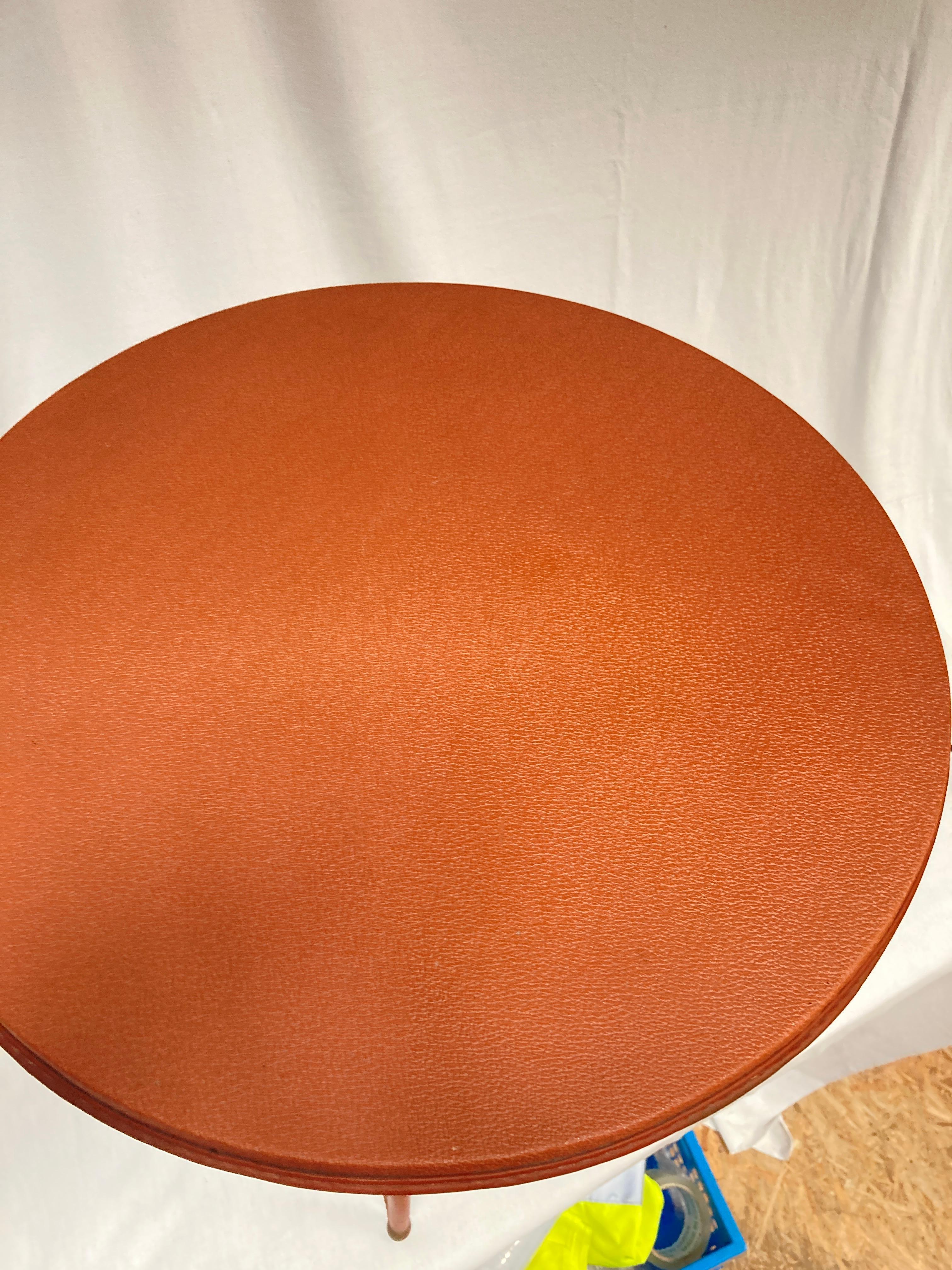Table d'appoint en cuir Stitch by Jacques Adnet, 1950 en vente 4