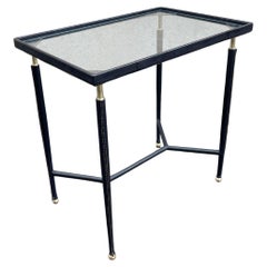 Mesa auxiliar de cuero cosido de los años 50 por Jules Leleu