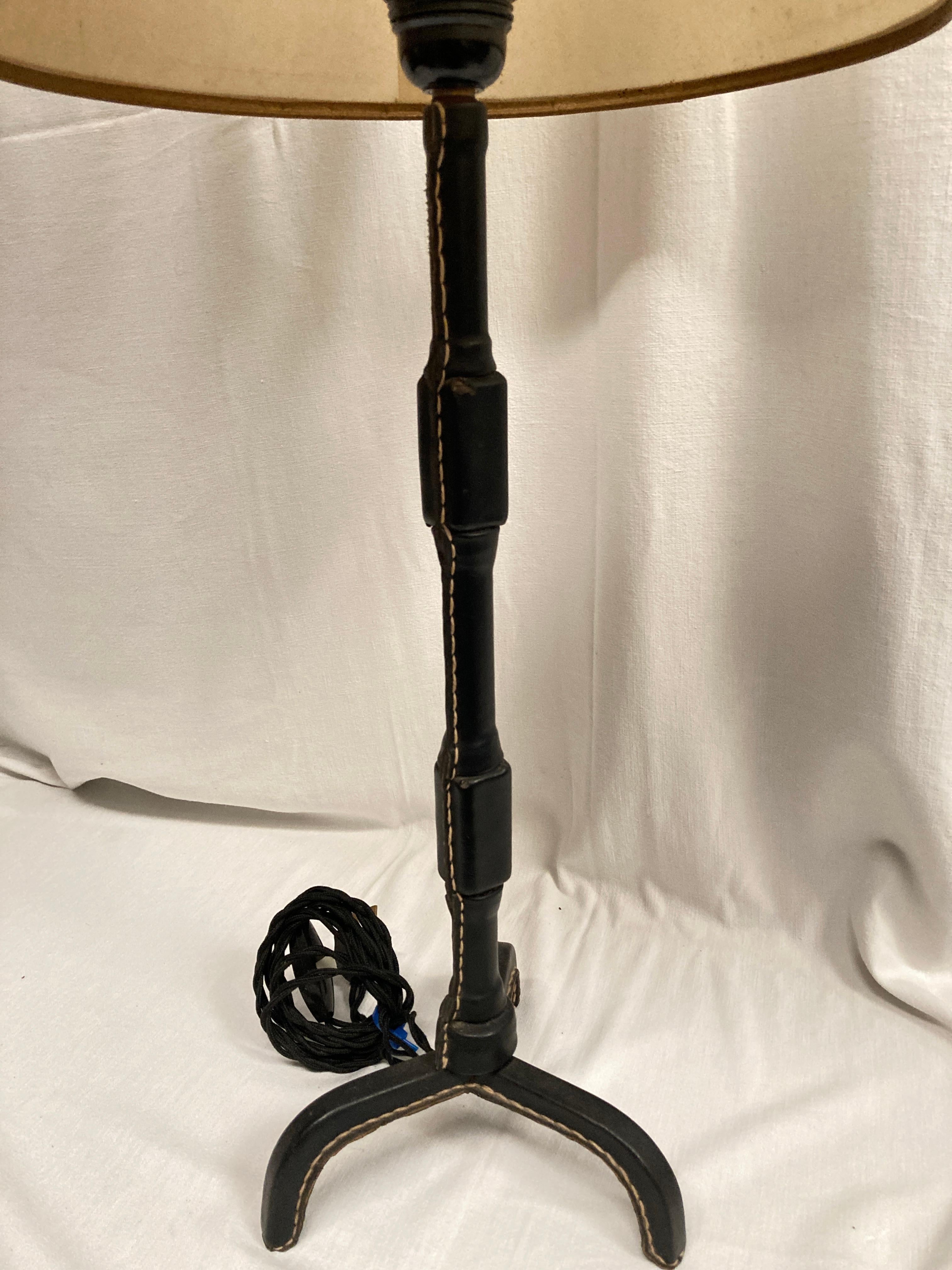 French 1950's Stitched leather table lamp by Jacques Adnet For Sale