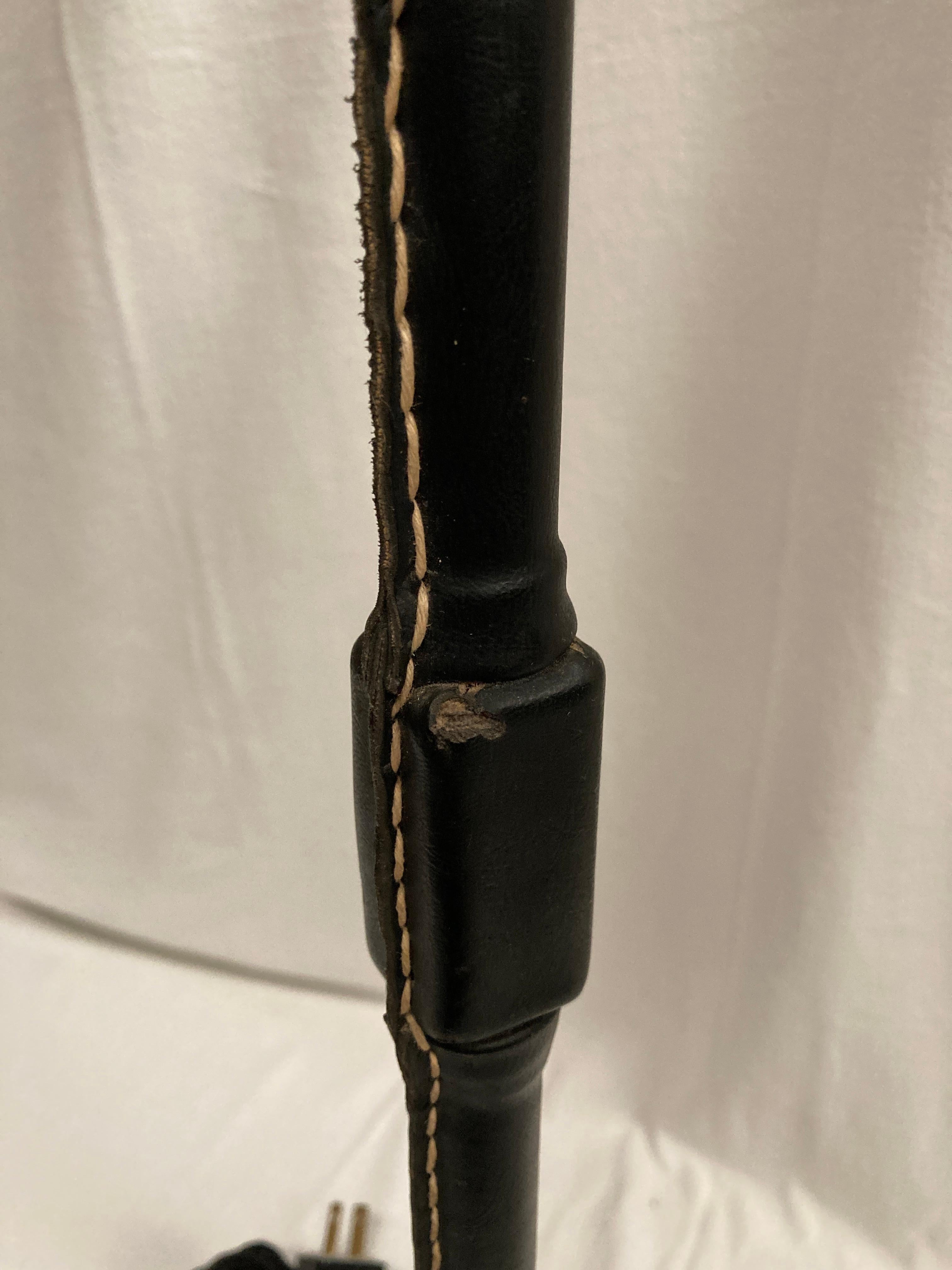 1950's Stitched leather table lamp by Jacques Adnet In Good Condition For Sale In New York, NY