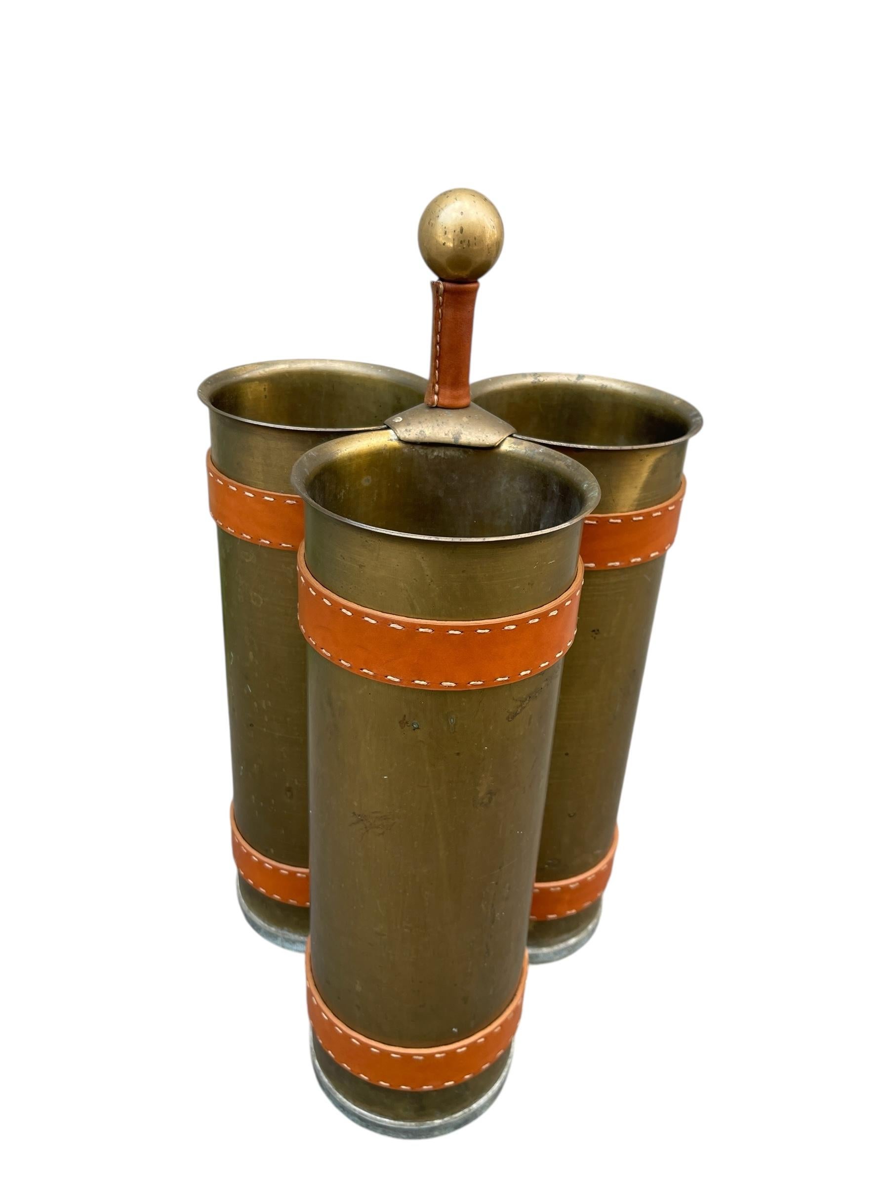 Paragüero de cuero cosido de los años 50, por Jacques Adnet Francés en venta