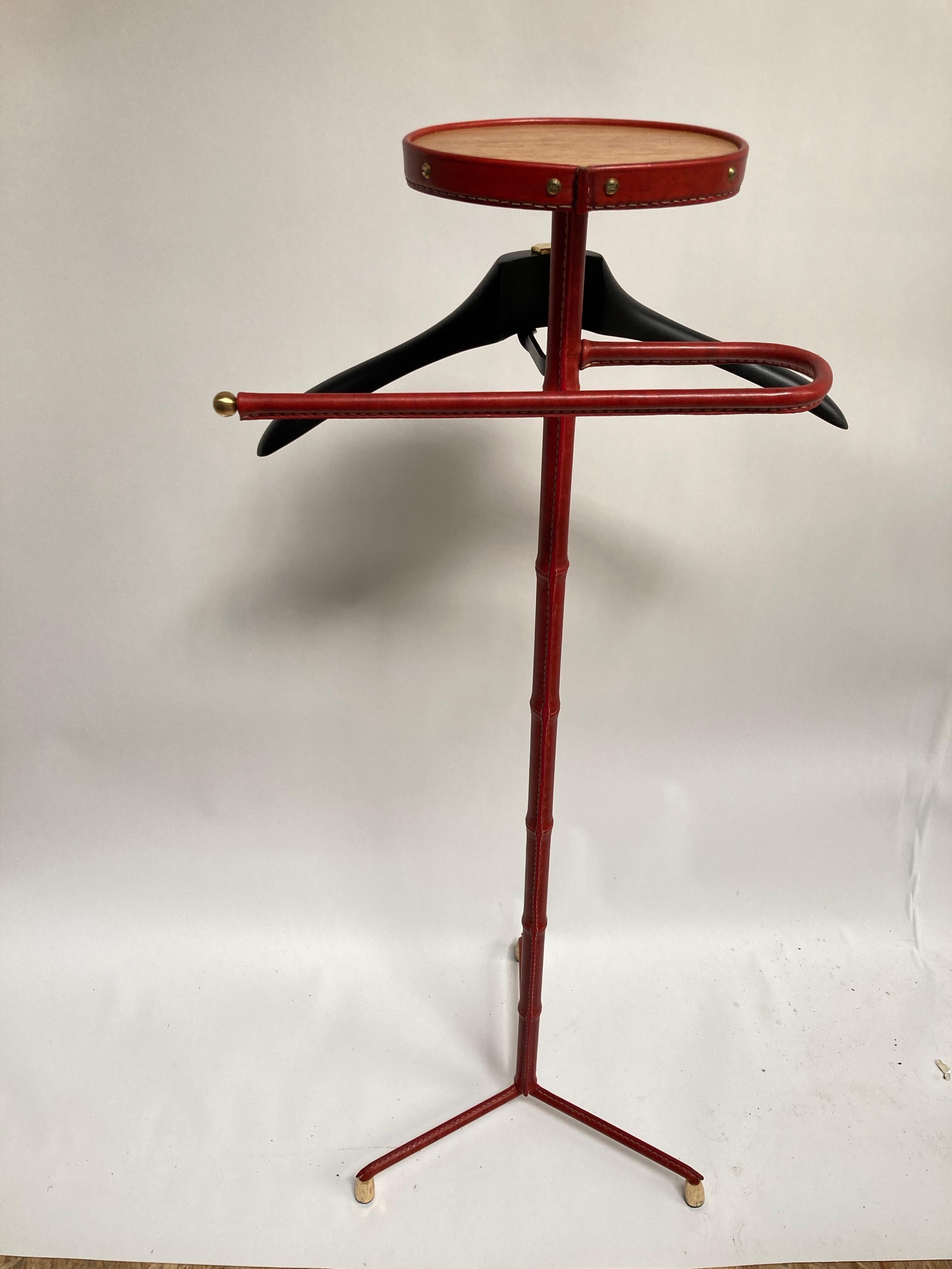 1950's Stitched Leather Valet by Jacques Adnet In Fair Condition For Sale In Bois-Colombes, FR
