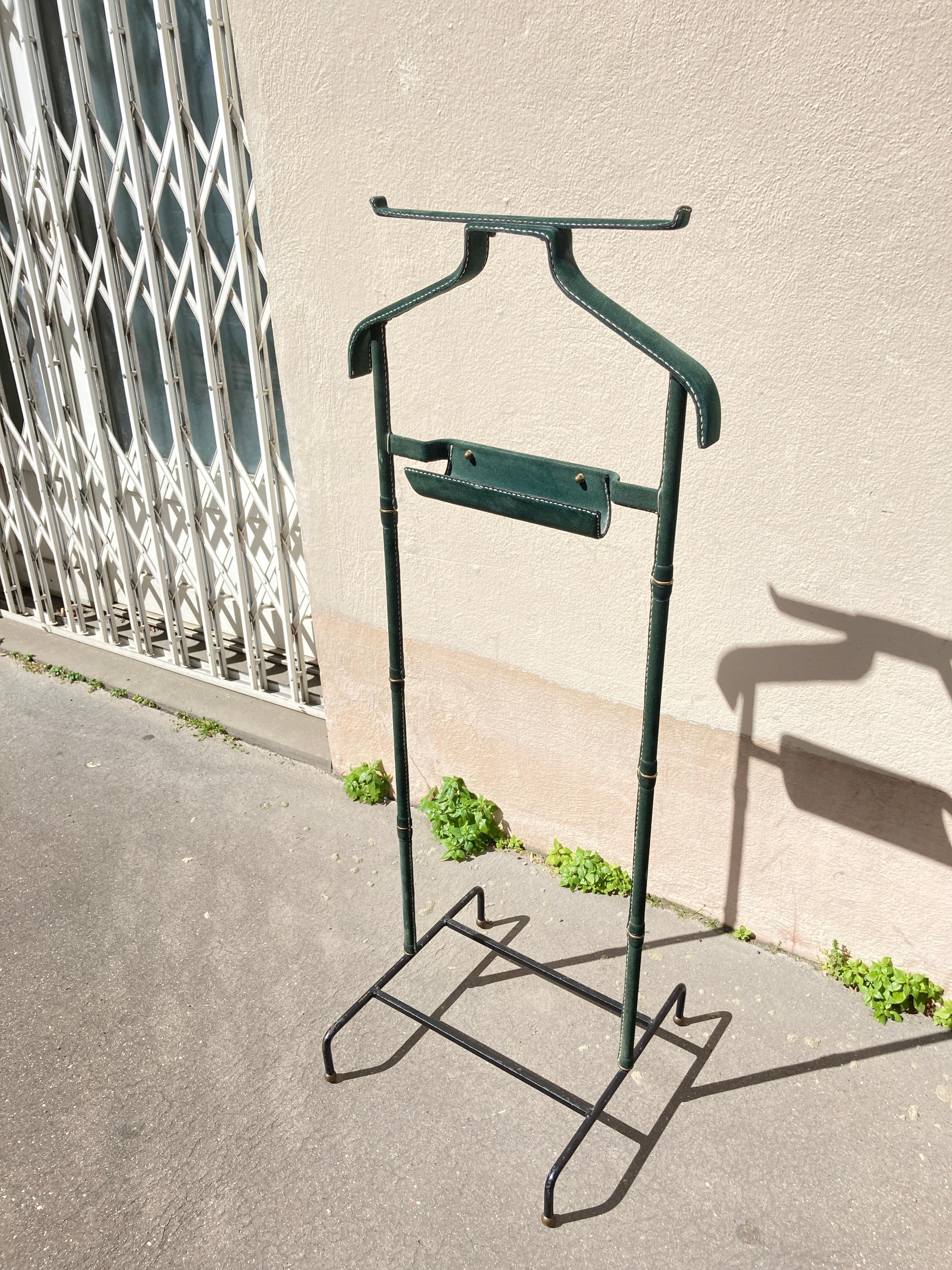 valet en cuir cousu de Jacques Adnet des années 1950 en vente 3