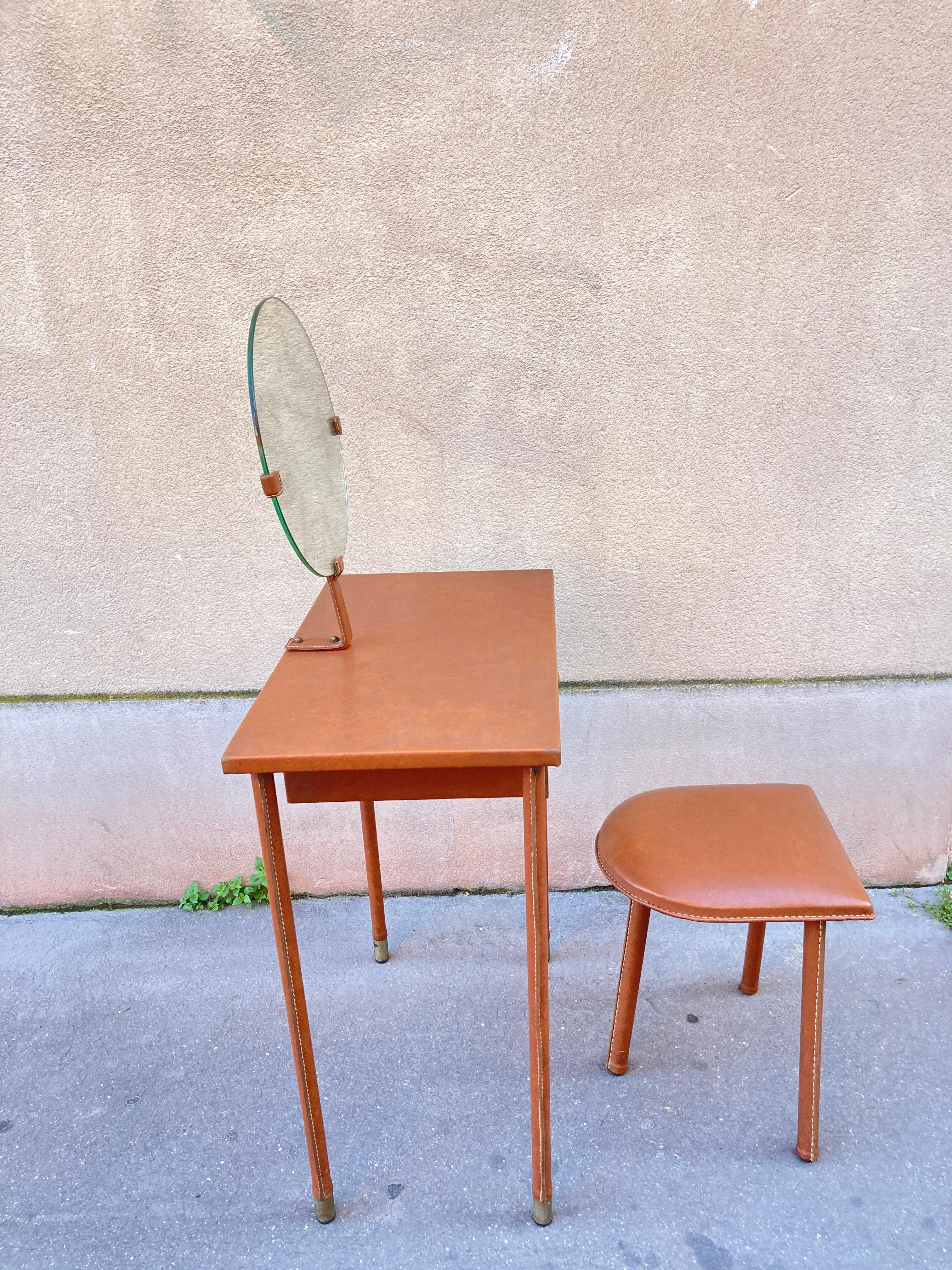 1950's Stitched leather vanity table by Jacques Adnet For Sale 5