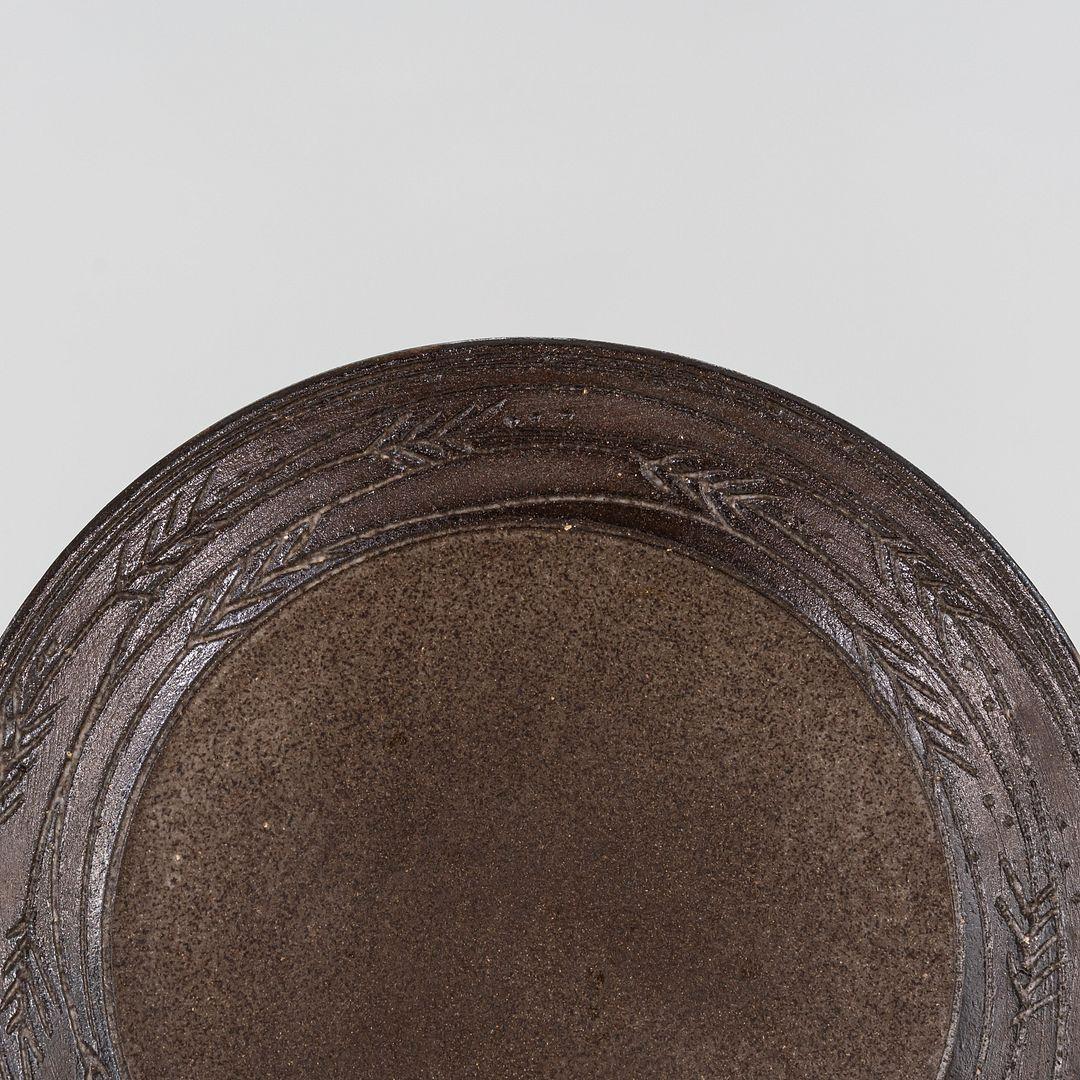 Plat en grès des années 1950 par Nancy Wickham Boyd Studio Bon état - En vente à Philadelphia, PA