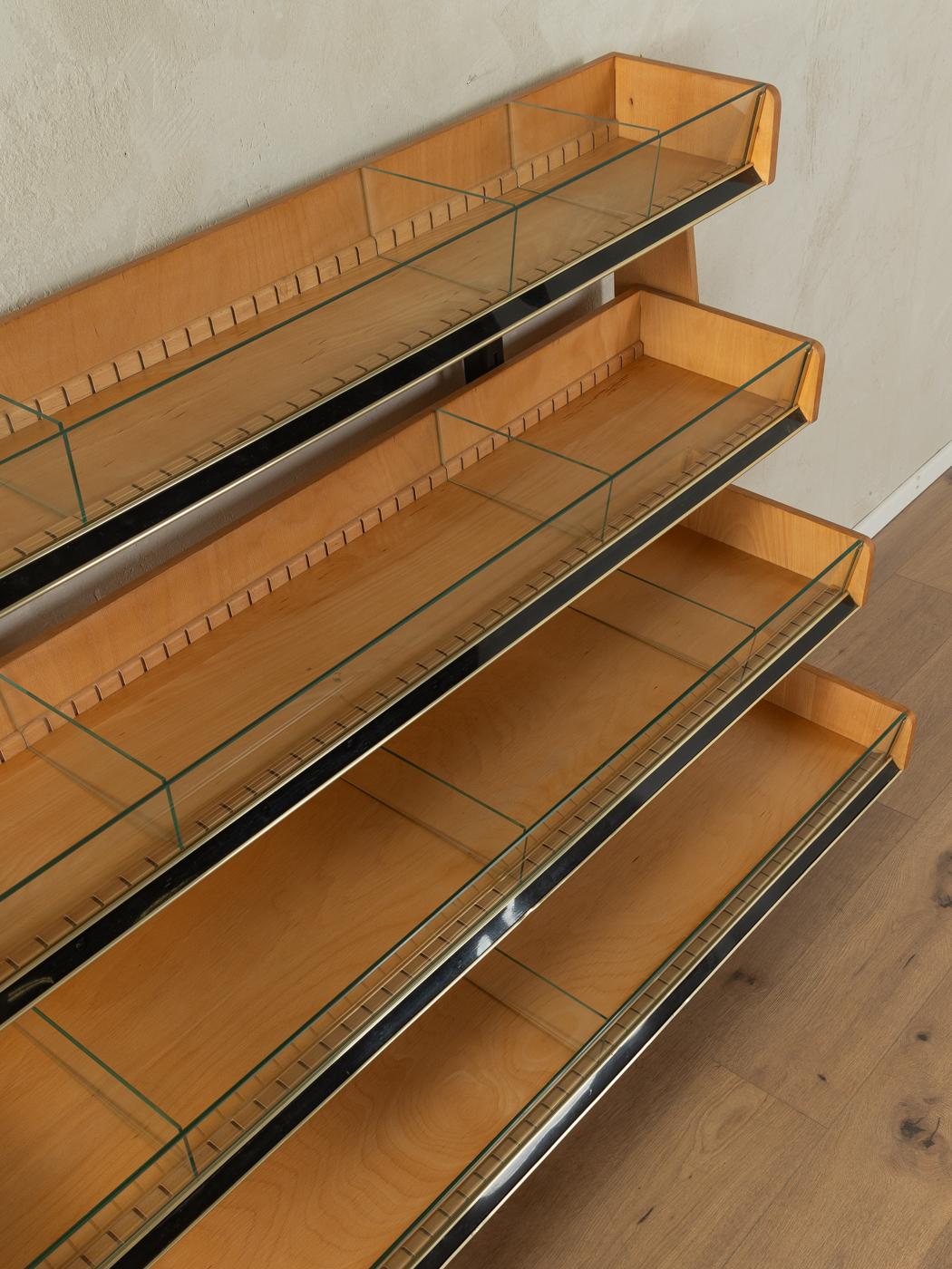 1950s Store Shelf In Good Condition For Sale In Neuss, NW