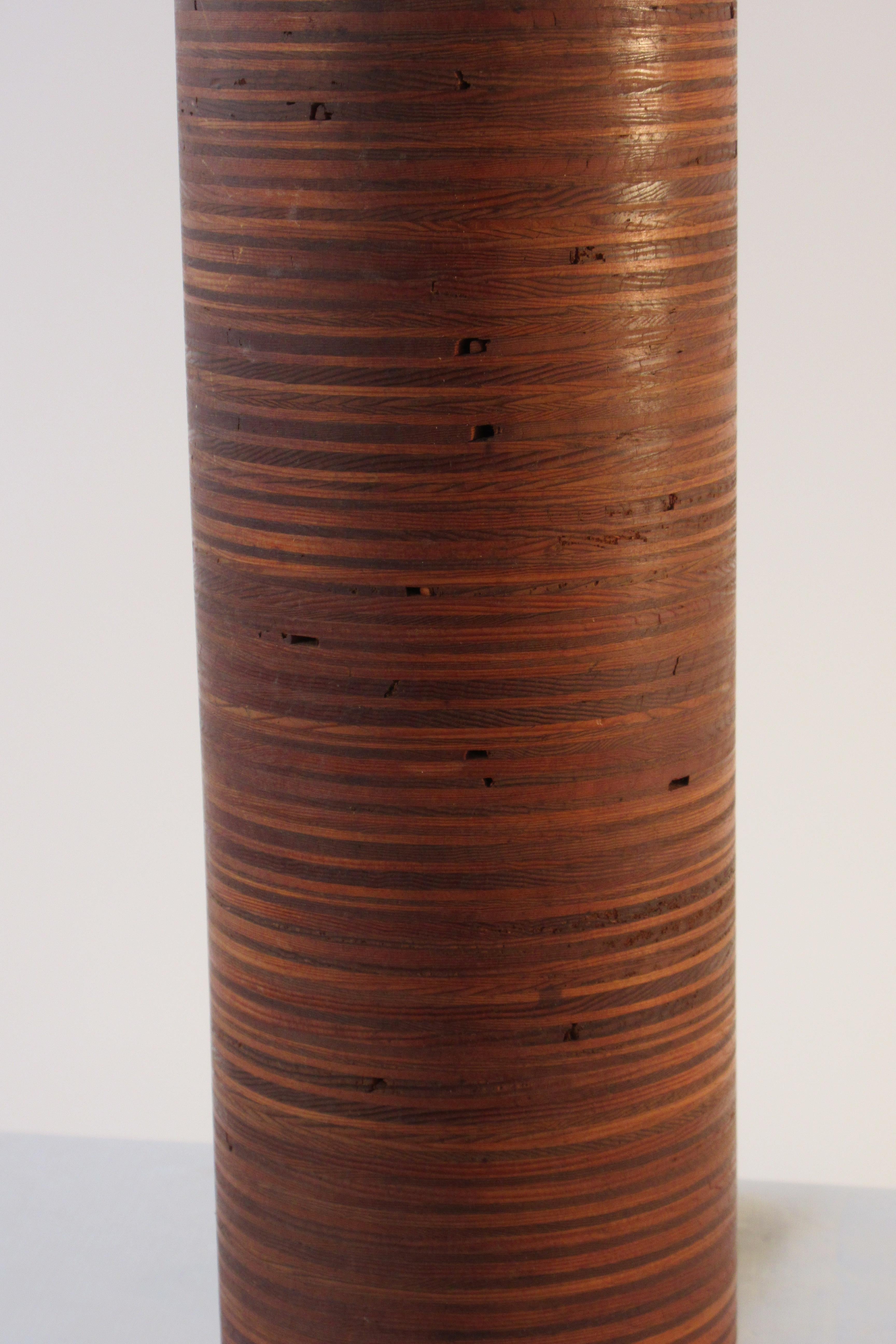 Zylindrische Lampe aus gestreiftem Holz, 1950er Jahre im Angebot 2