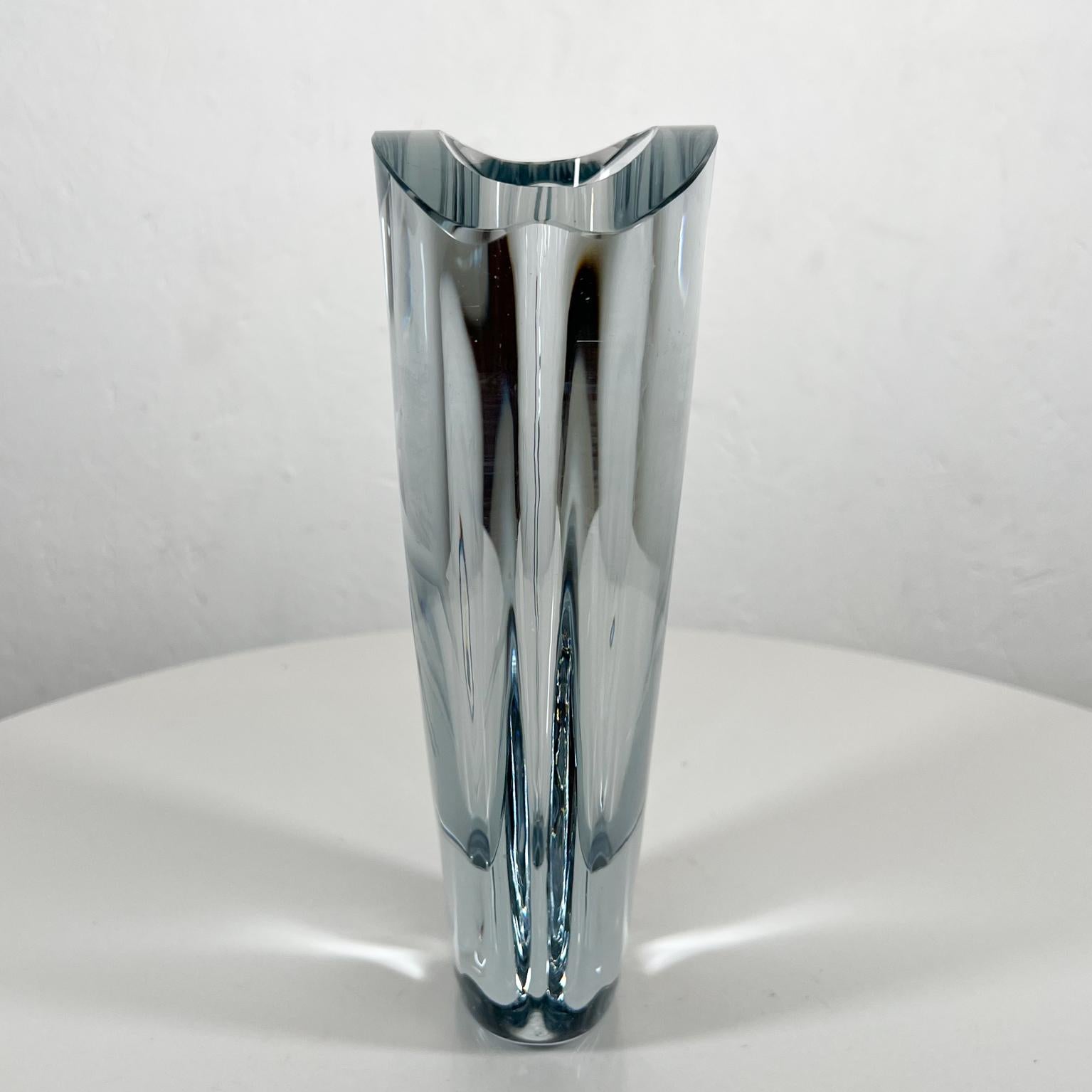 Milieu du XXe siècle 1950s Strombergshyttan Vase Gazelle Crystal Art Glass Gunnar Nyland Sweden en vente