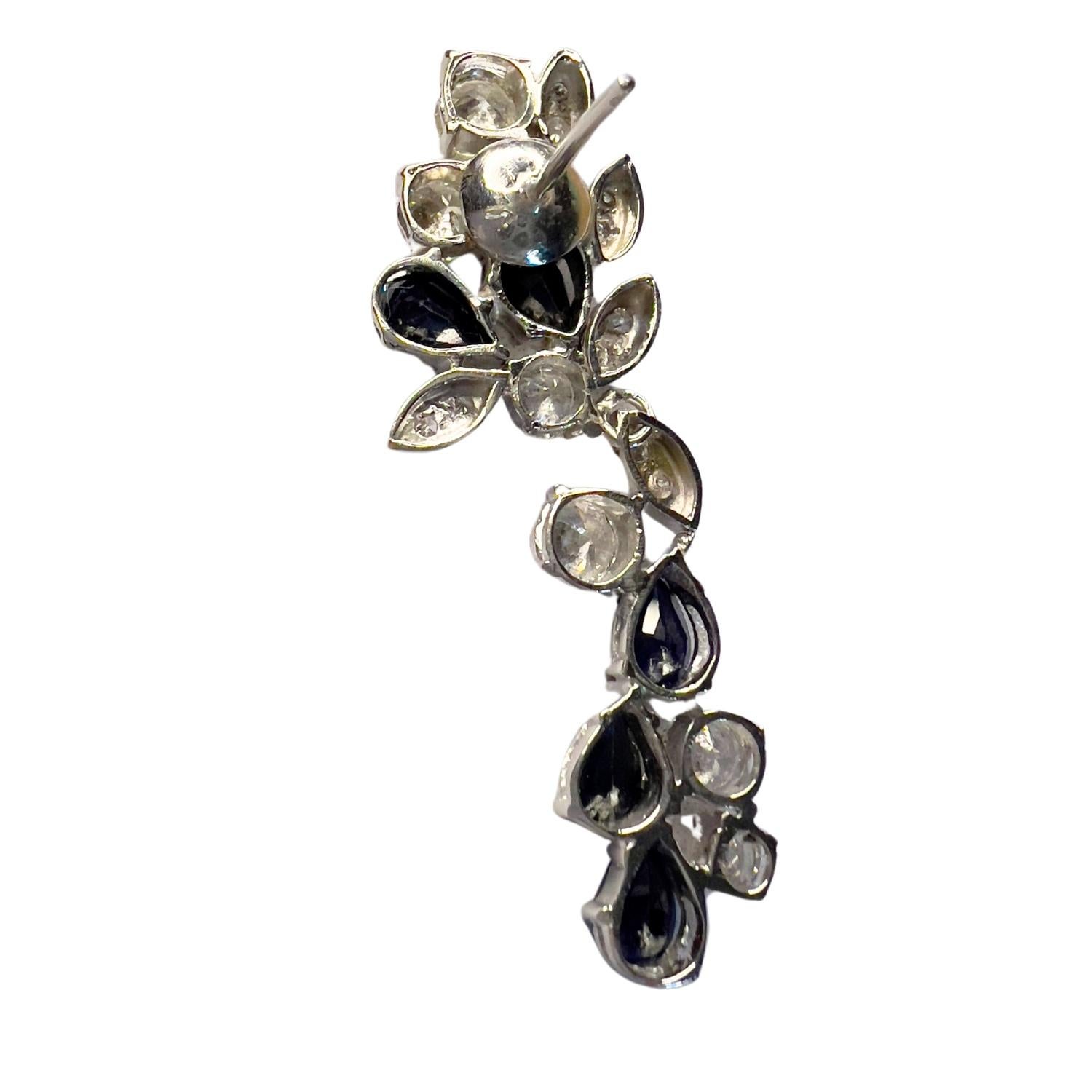 Art Déco 1950s Style– 4.13 ct Diamonds and 4.01 ct Sapphire Platinum Drop Earrings in vendita
