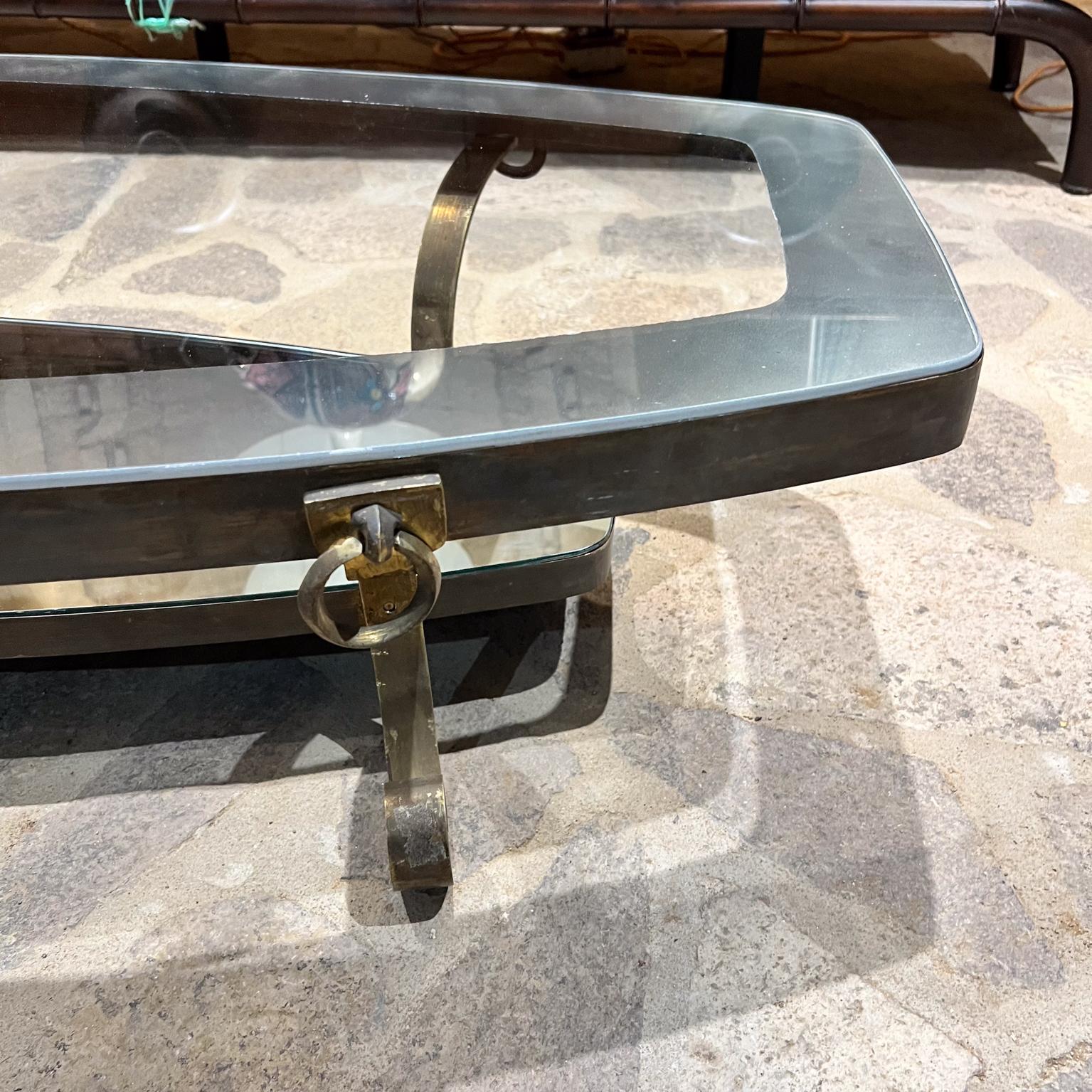 Mid-Century Modern Table basse ovale longue en laiton patiné Arturo Pani, style années 1950 en vente