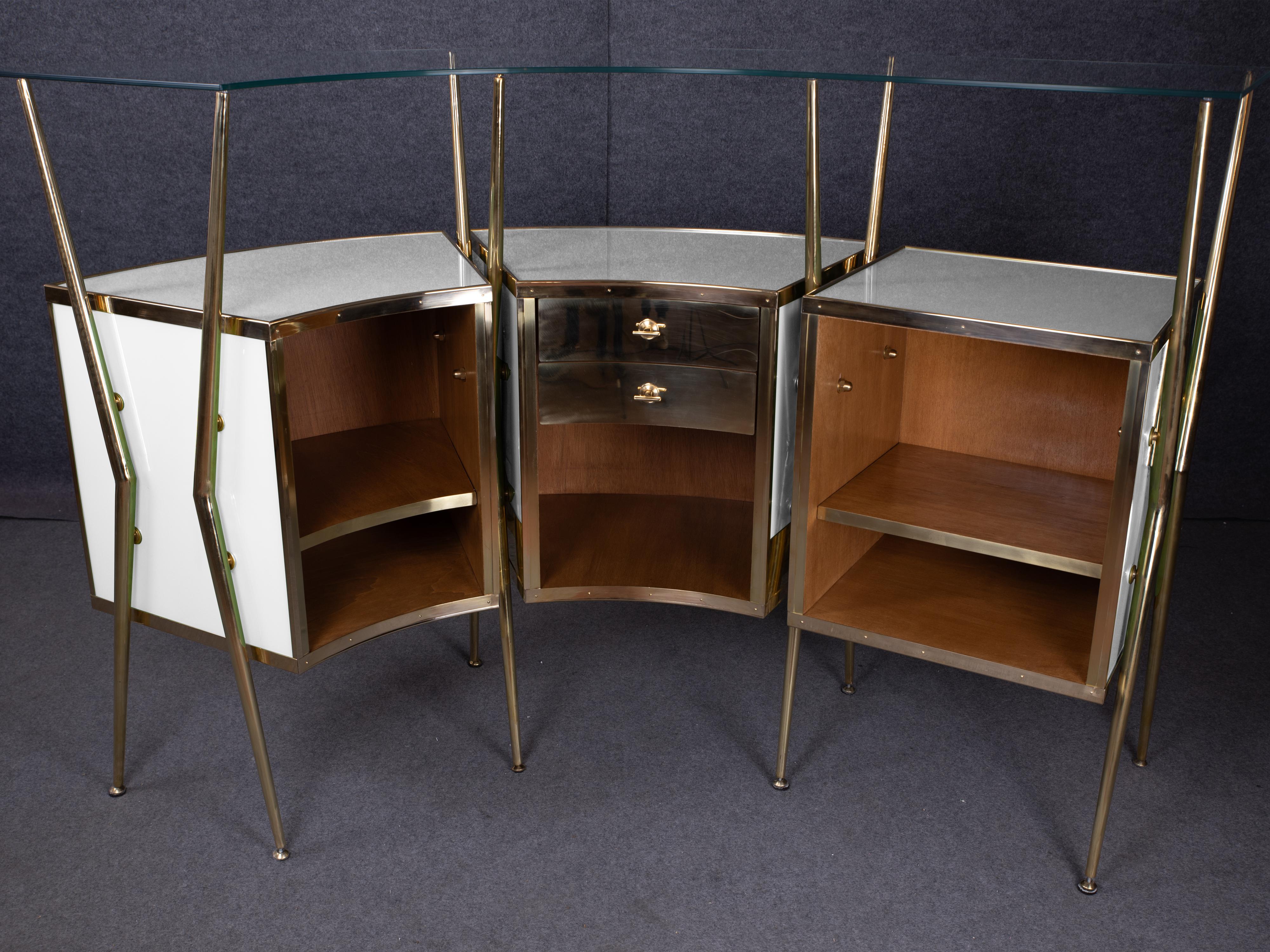Contemporary Elevate Your Style with This 1950s Italian Dry Bar in White Murano Glass & Brass For Sale