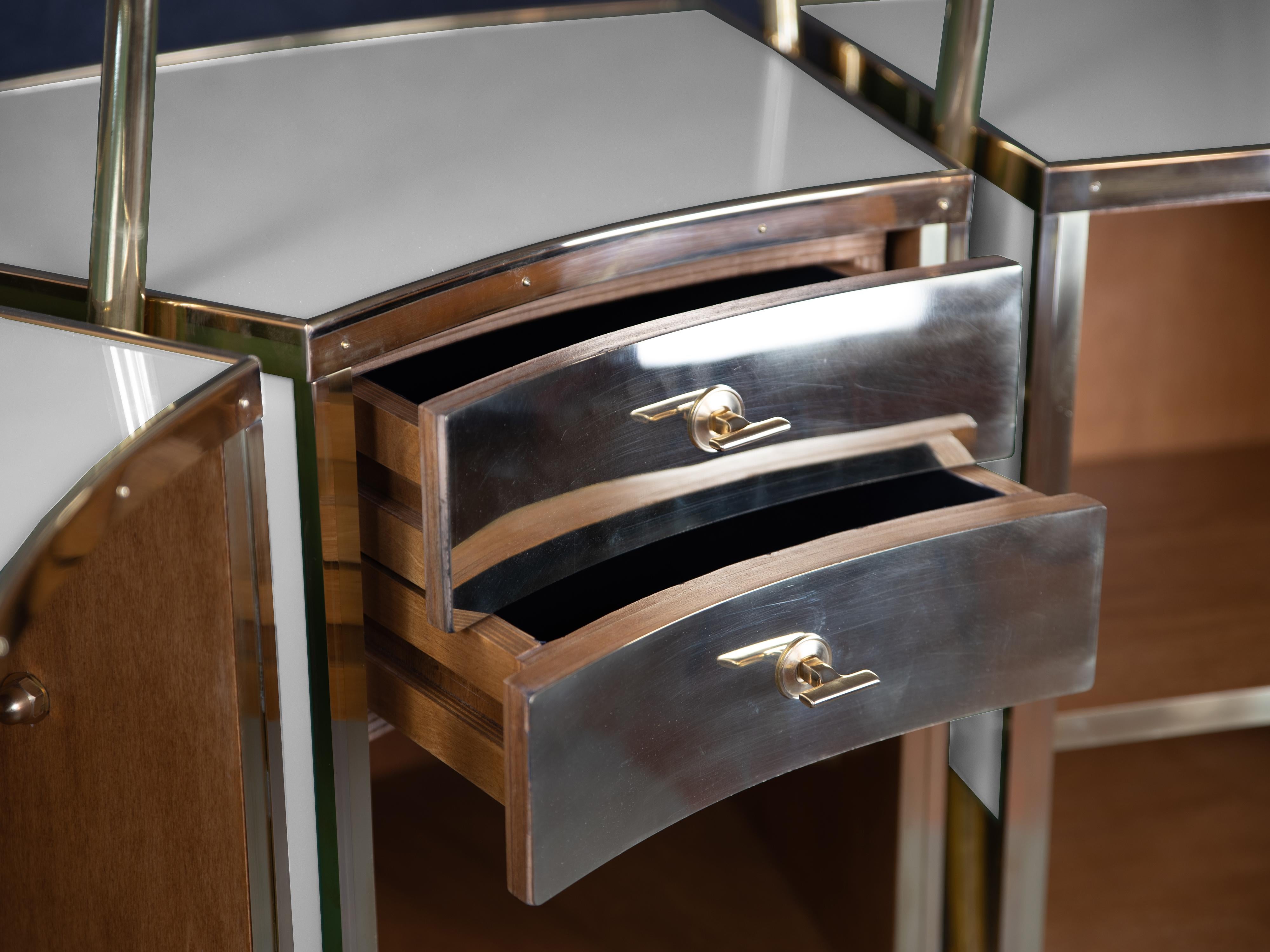 Elevate Your Style with This 1950s Italian Dry Bar in White Murano Glass & Brass For Sale 1