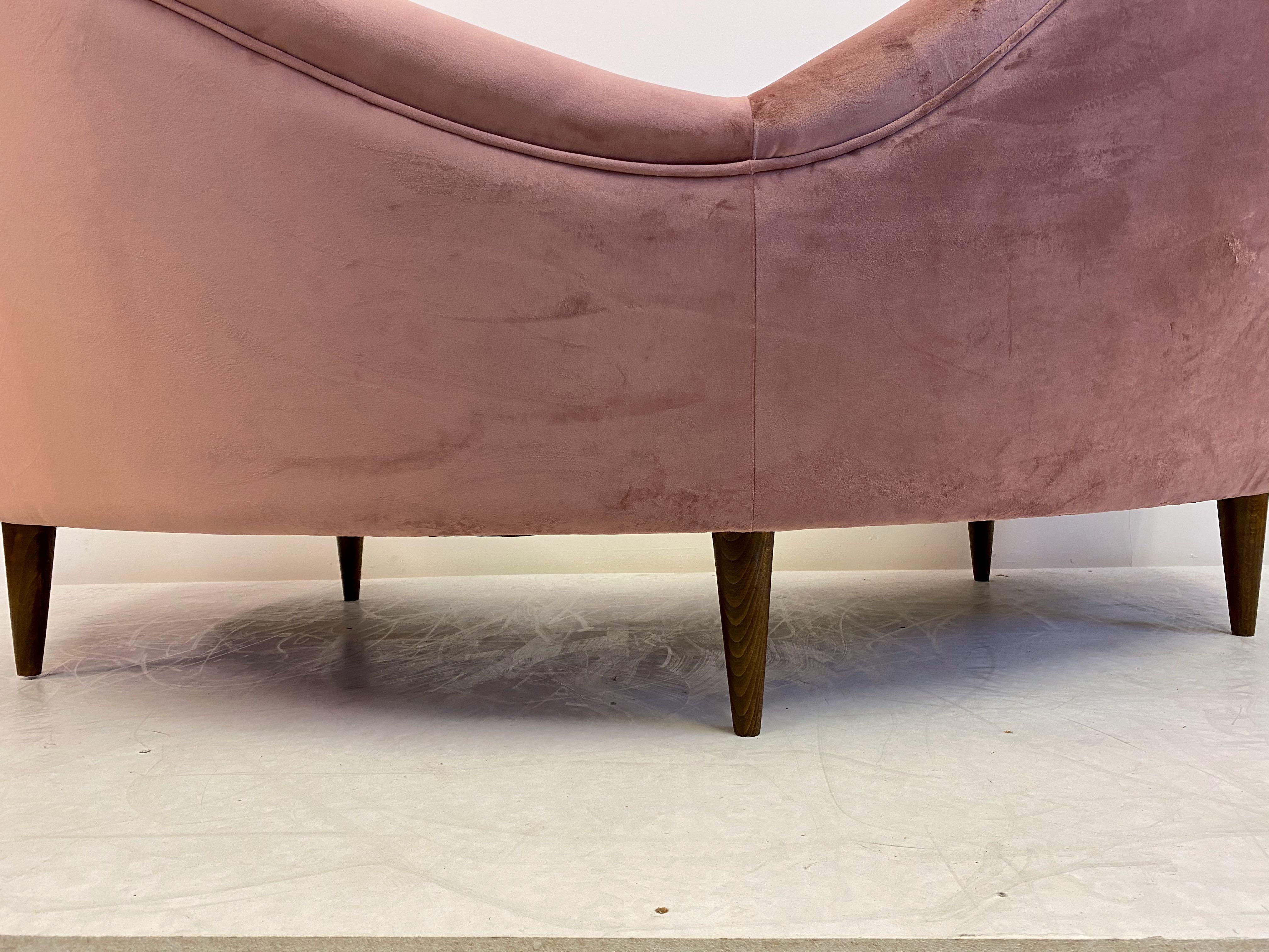 1950s Style Italian Sofa in Soft Pink Velvet 4