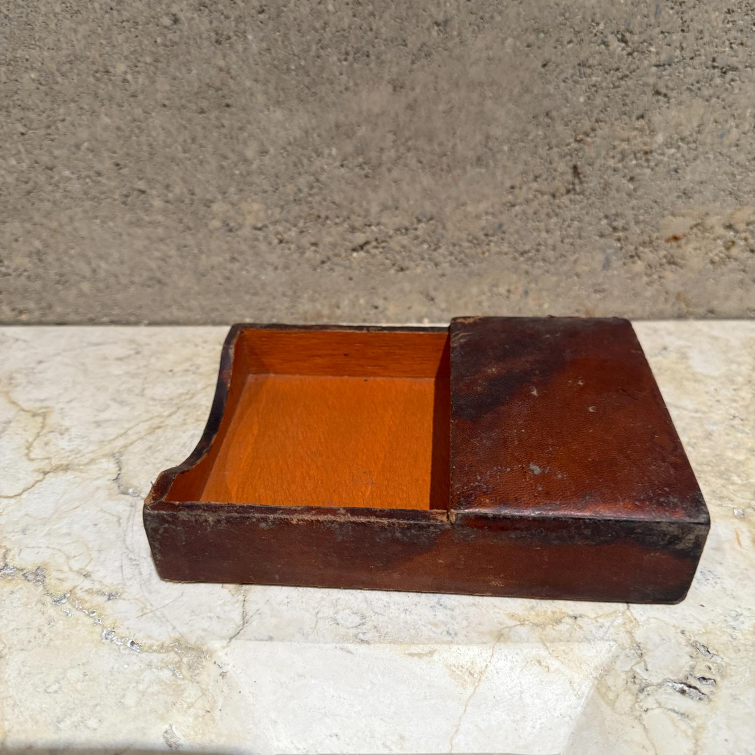 1950s Style of Hermès Distressed Leather Note Pad Holder For Sale 3