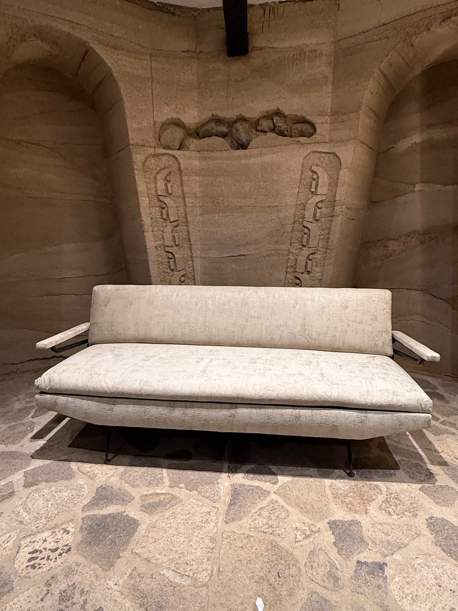 Mid-Century Modern Style Osvaldo Borsani Italian Sofa Daybed from Italy For Sale 7