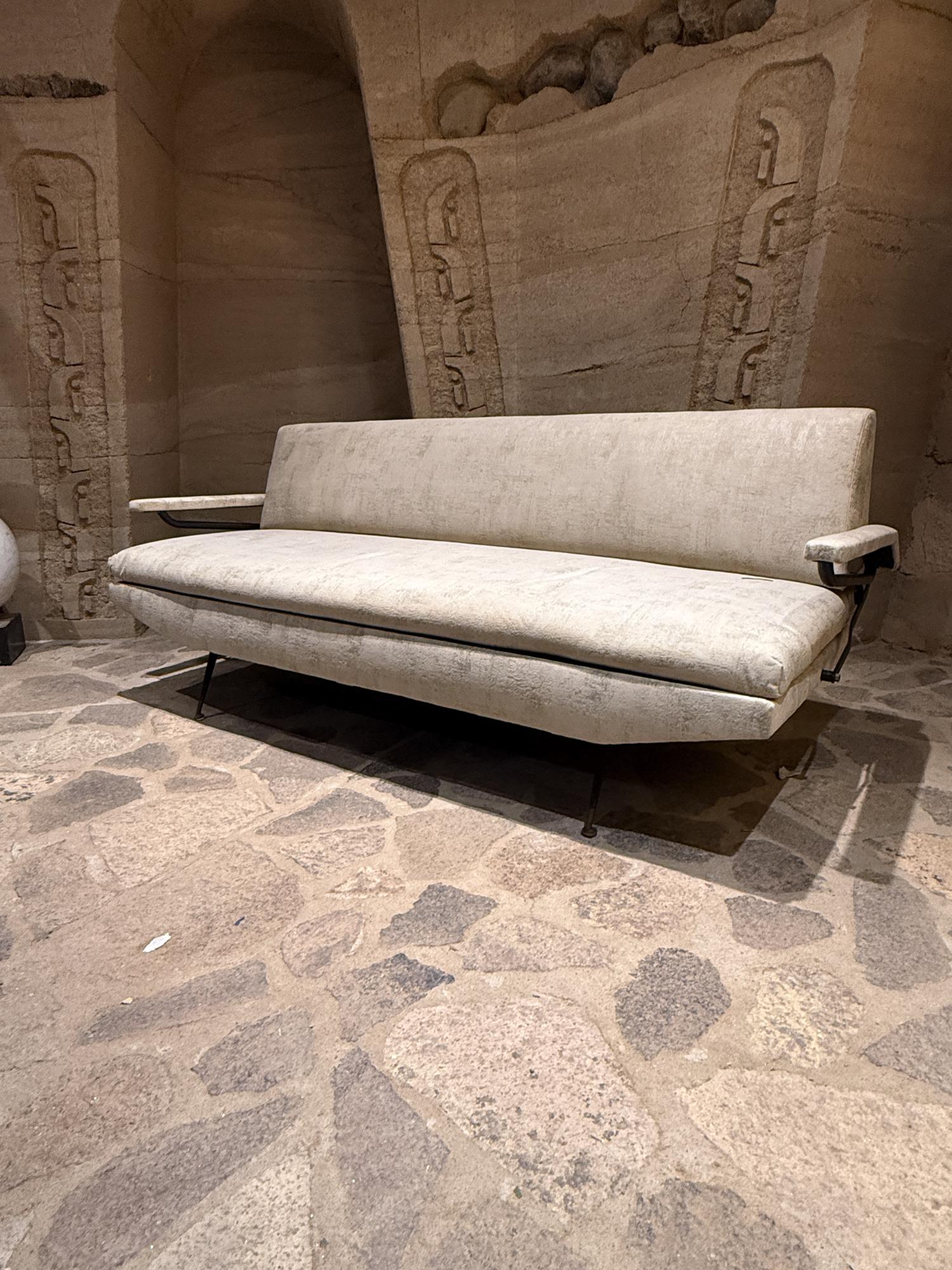 Mid-Century Modern Style Osvaldo Borsani Italian Sofa Daybed from Italy For Sale 8