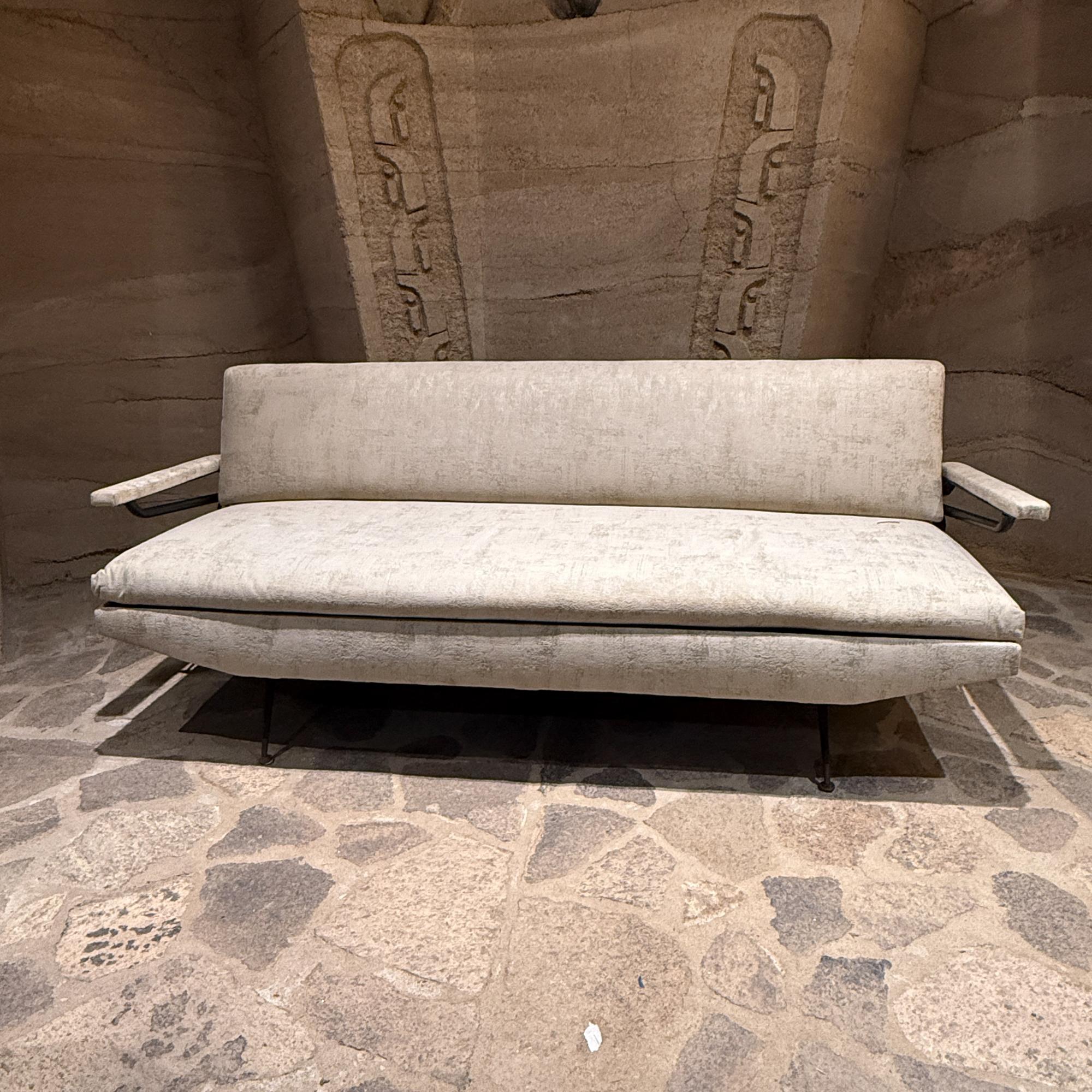 Mid-Century Modern Style Osvaldo Borsani Italian Sofa Daybed from Italy For Sale 11