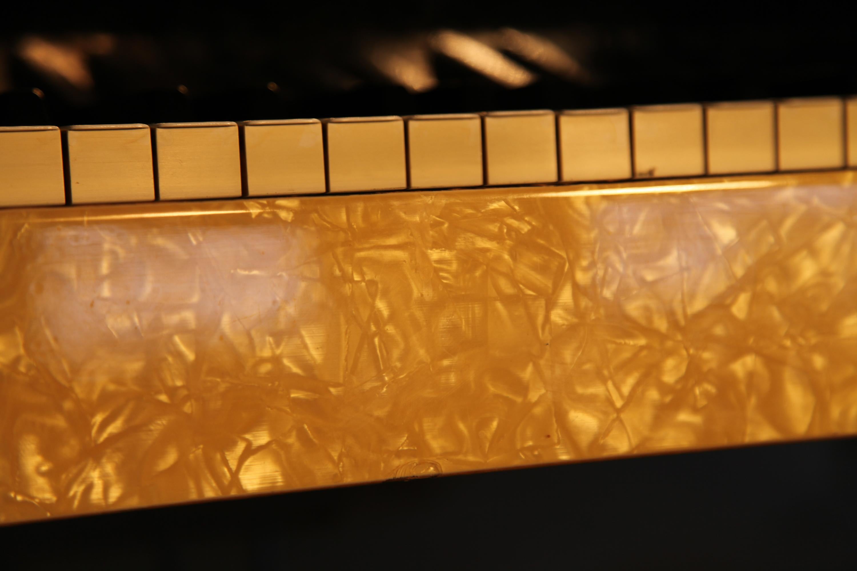 Piano à queue Zimmermann des années 50 Formica jaune Lyre de piano tubulaire en acier en vente 3