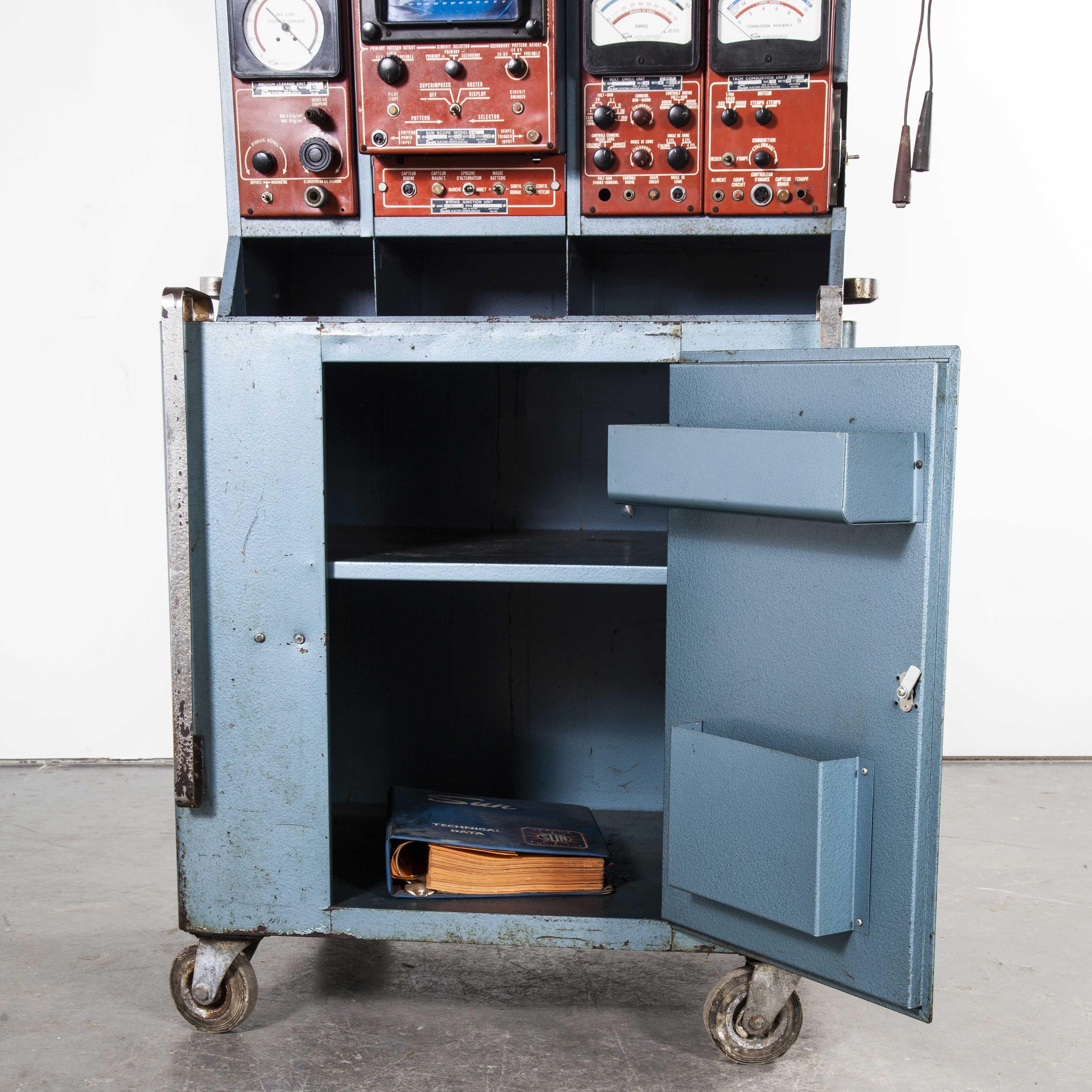 Central American 1950s Sun Engine Diagostic Testing Machine, Machanics Cabinet