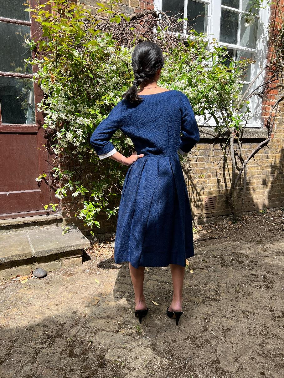 1950s Susan Small Textured French Blue Cotton Shirt Dress en vente 2