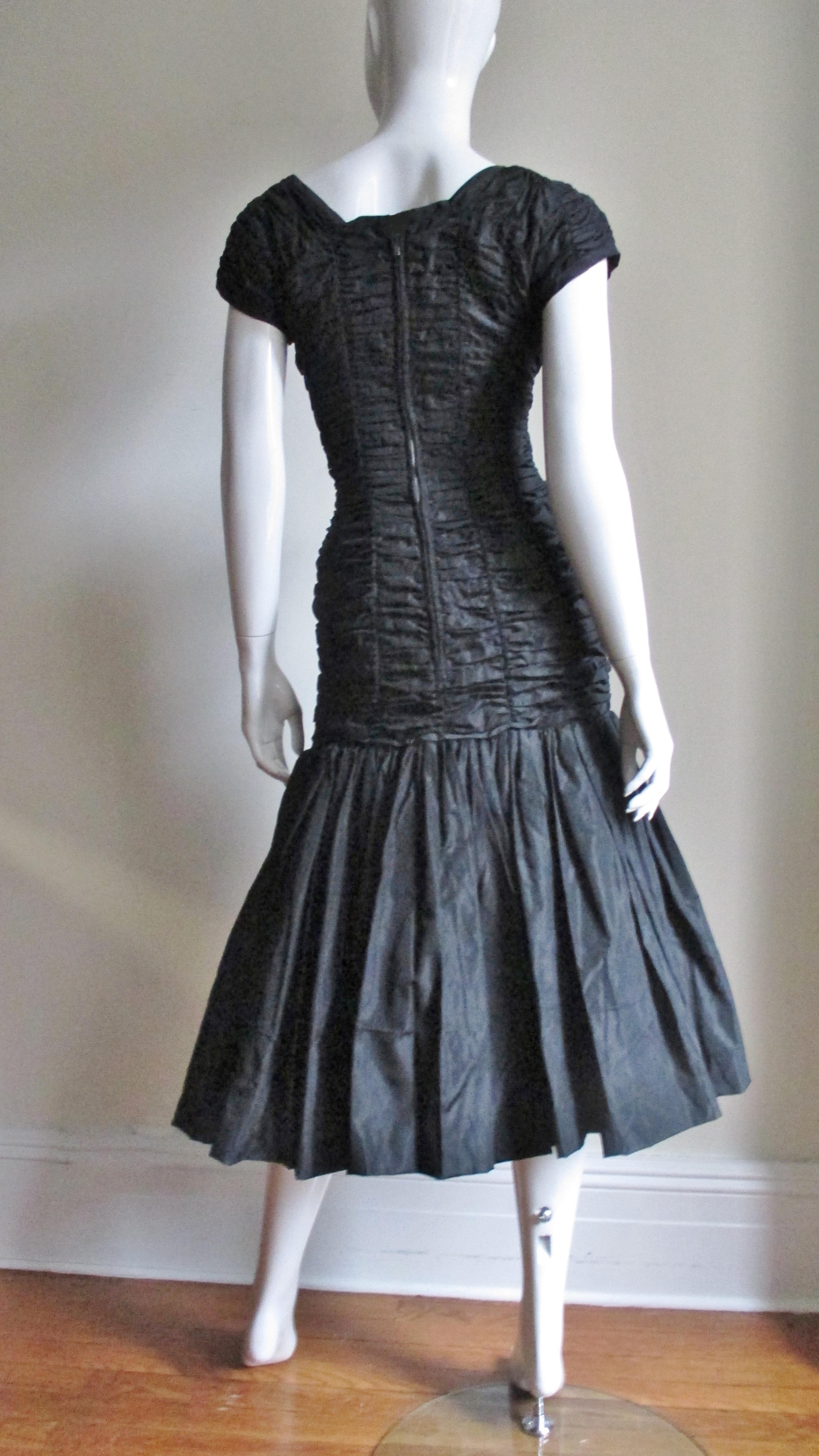 Suzy Perette 1950er gerüschtes Kleid  im Angebot 5