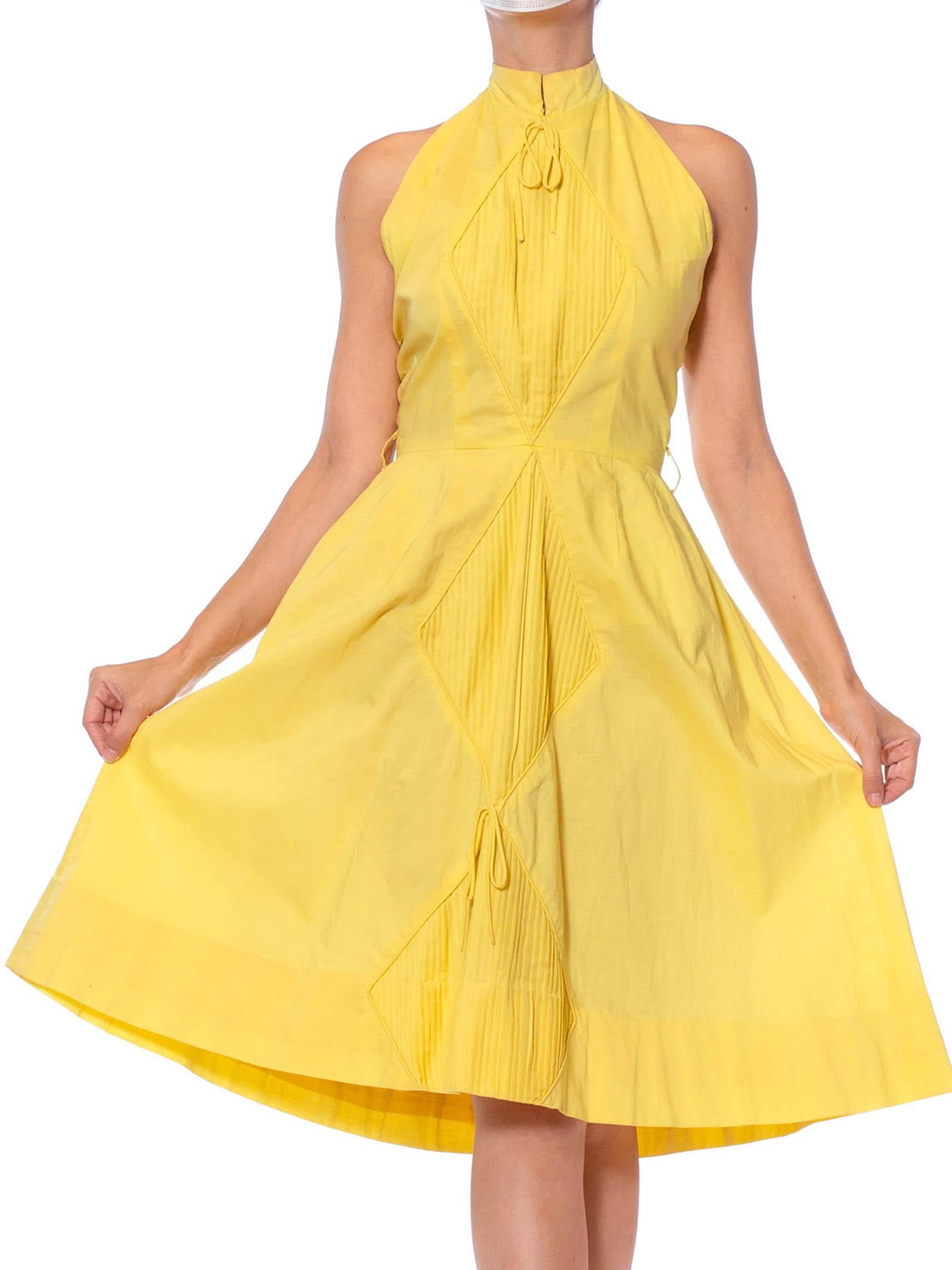 1950S SUZY PERETTE Yellow Cotton Halter A Line Dress With Pleated Diamond Insets In Excellent Condition In New York, NY