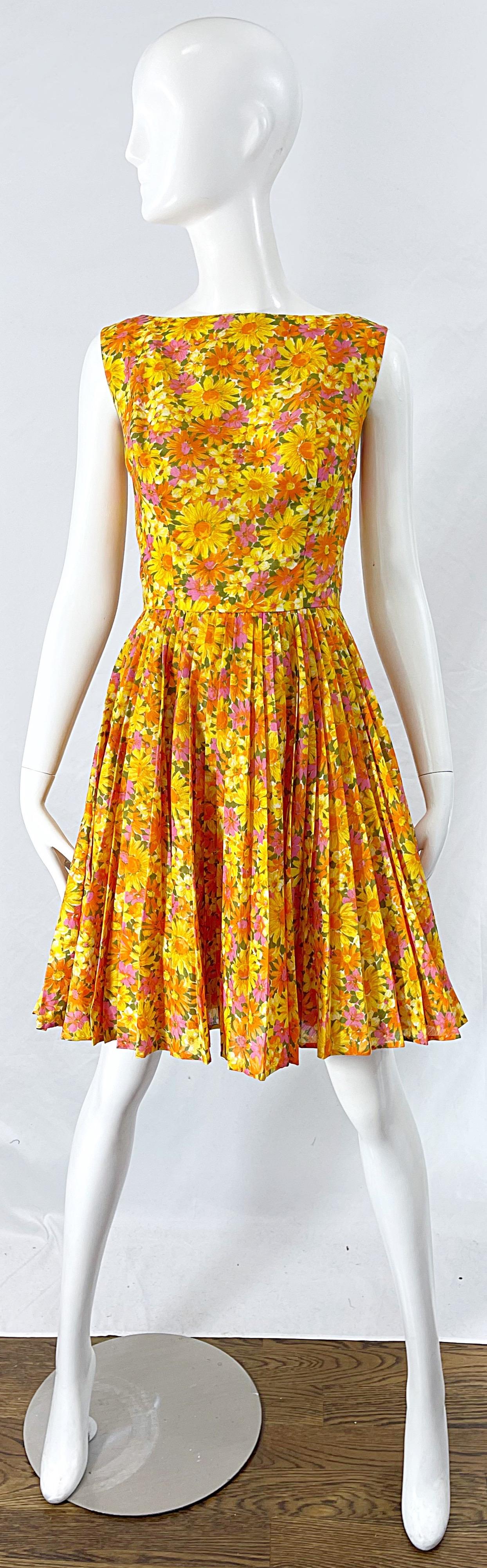 1950s Suzy Perette Yellow Pink Orange Daisy Print Cotton Vintage 50s Dress For Sale 6