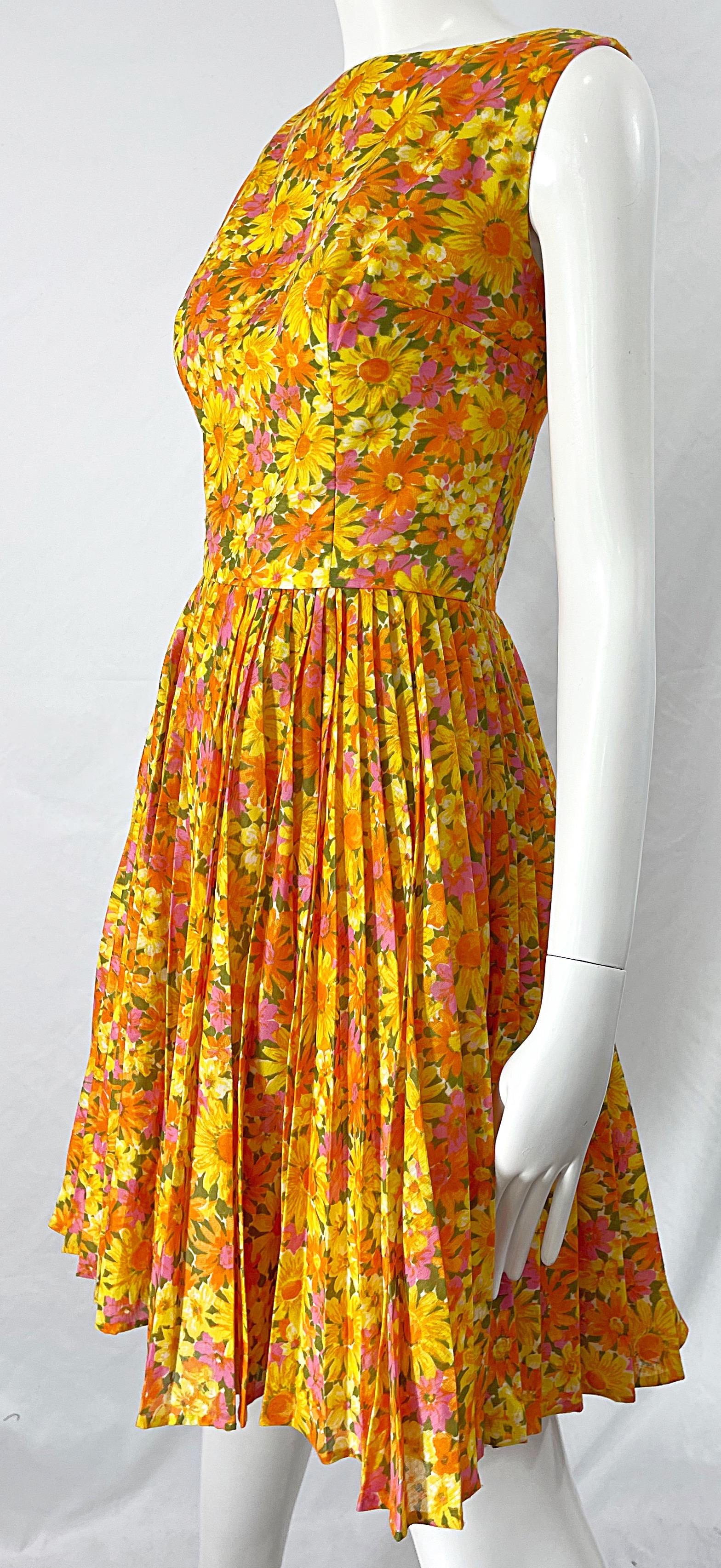 De las mujeres 1960s Suzy Perette Amarillo Rosa Naranja Daisy Print Algodón Vintage 60s Vestido en venta