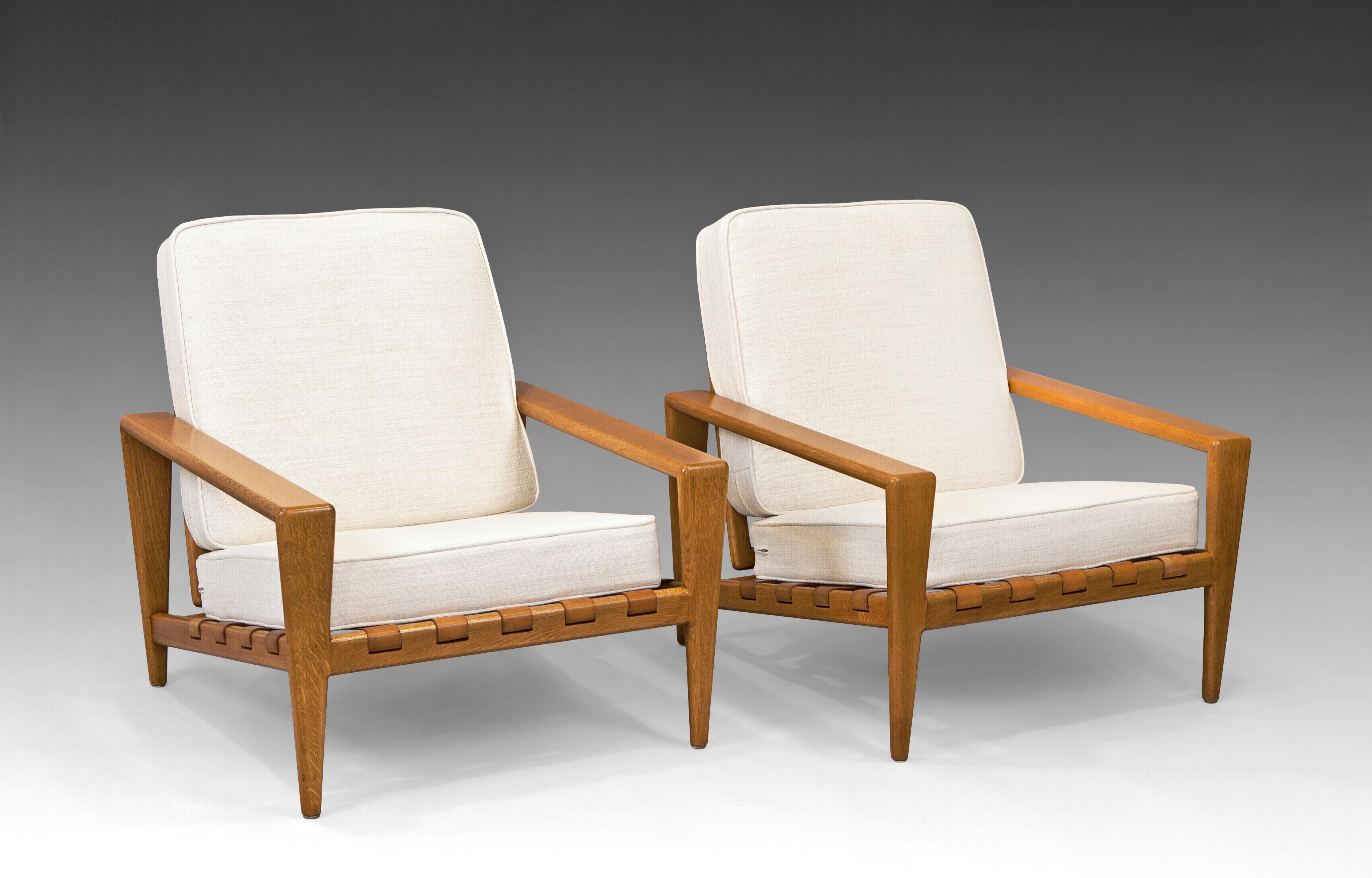 Pair of ‘’Bodö’’ easy chairs in Oak, leather and ulpholstery designed by Svante Skogh for Säffle Möbelfabrik. Sweden, 1950’s. magnificent state, restored and reupholstered. 

Swedish furniture designer Svante Skogh is a Swedish designer best known