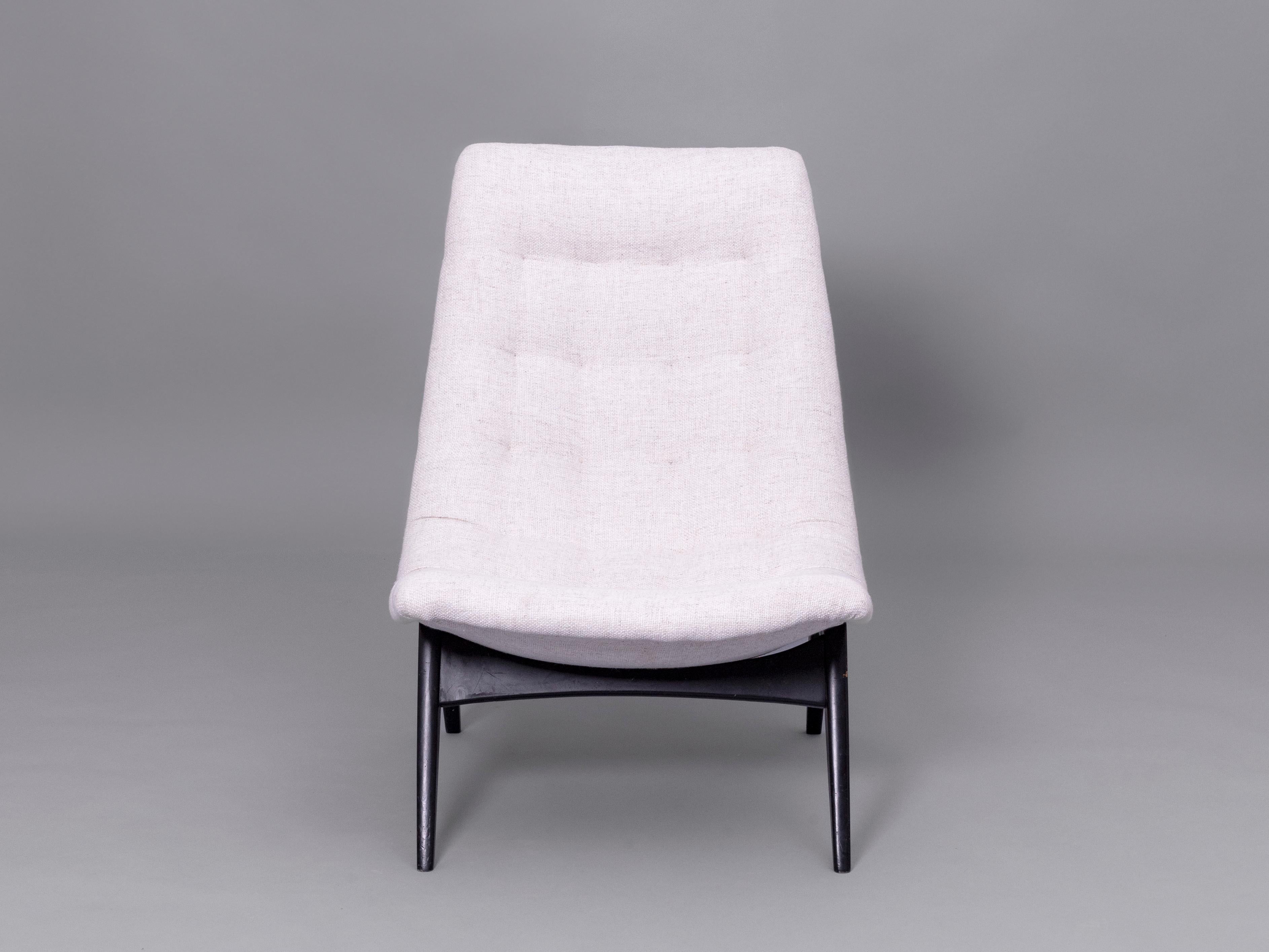 Upholstery and Black Laqcuered wood seat designed by Svante Skogh for Olof Perssons Fåtöljindustri, Jönköping. Sweden, 1950s

This Piece was designed following the rules of scandinavian mid century style, the piece features simple lines giving up
