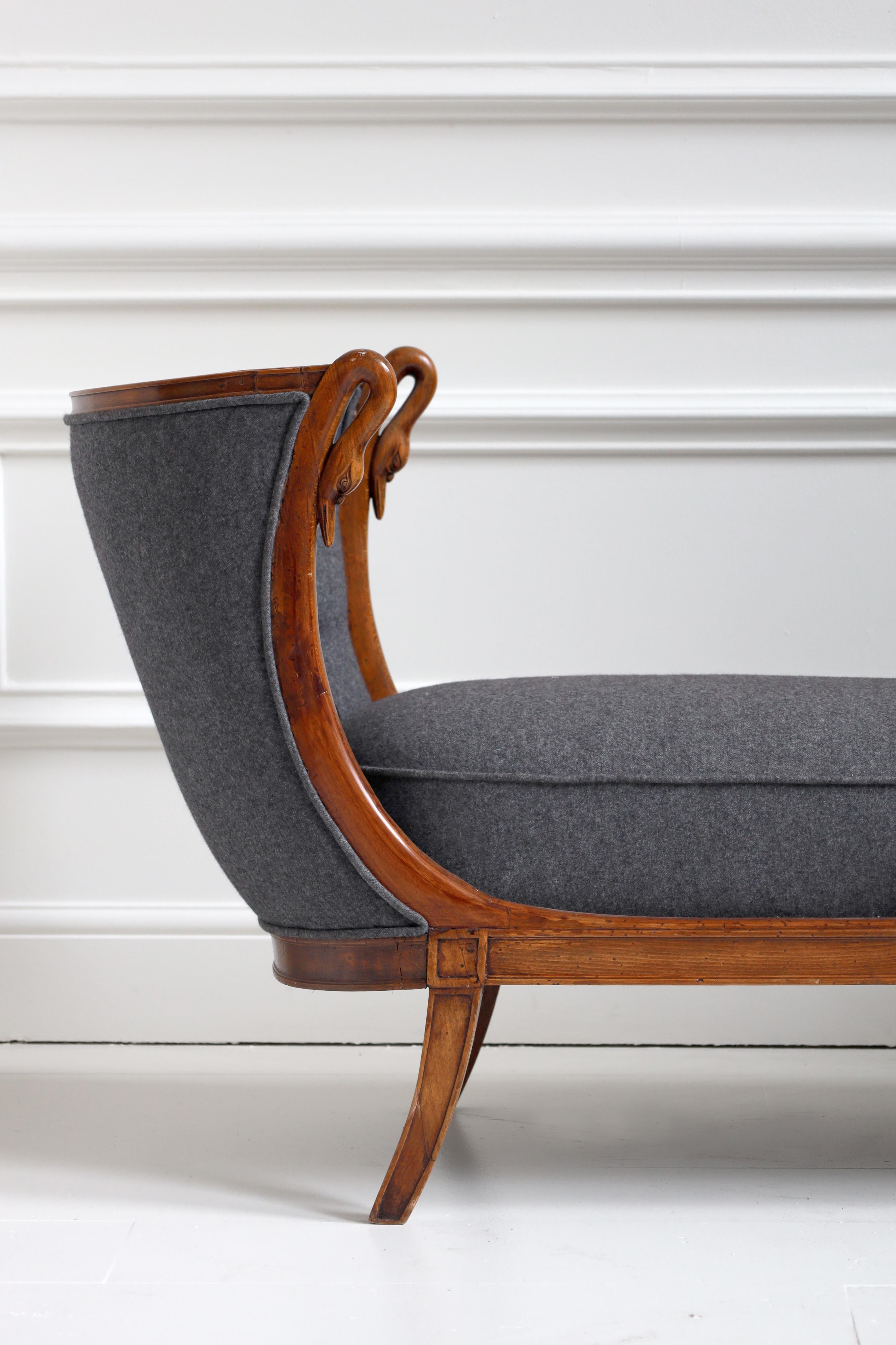 1950s Swan Chaise Longue For Sale 2
