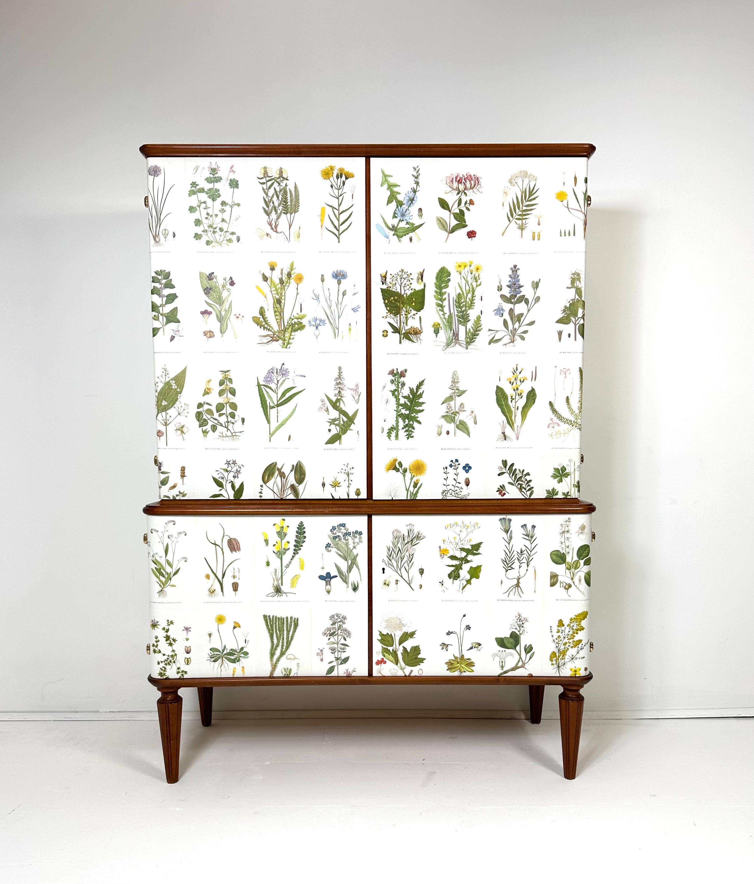 Mobile svedese degli anni '50 con illustrazioni di Nordens Flora in vendita 5