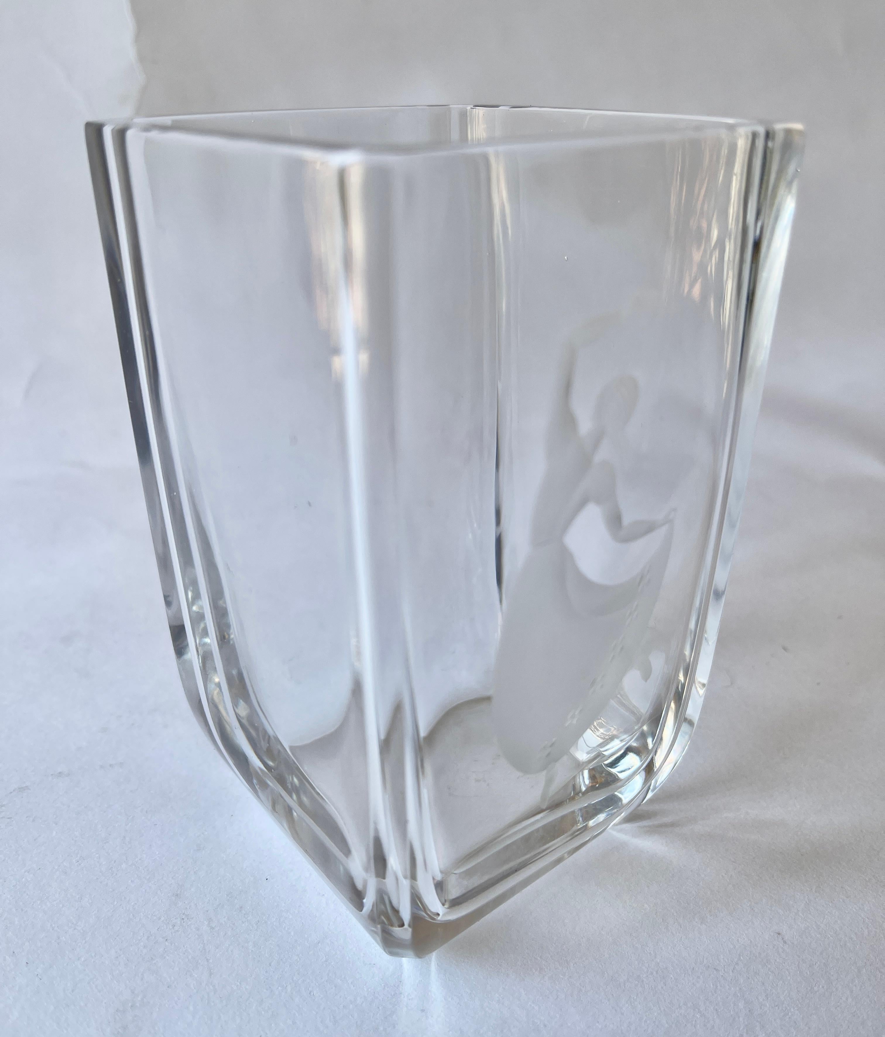 Scandinavo moderno Vaso in vetro con incisione Swedish Dancing Lady degli anni '50 in vendita