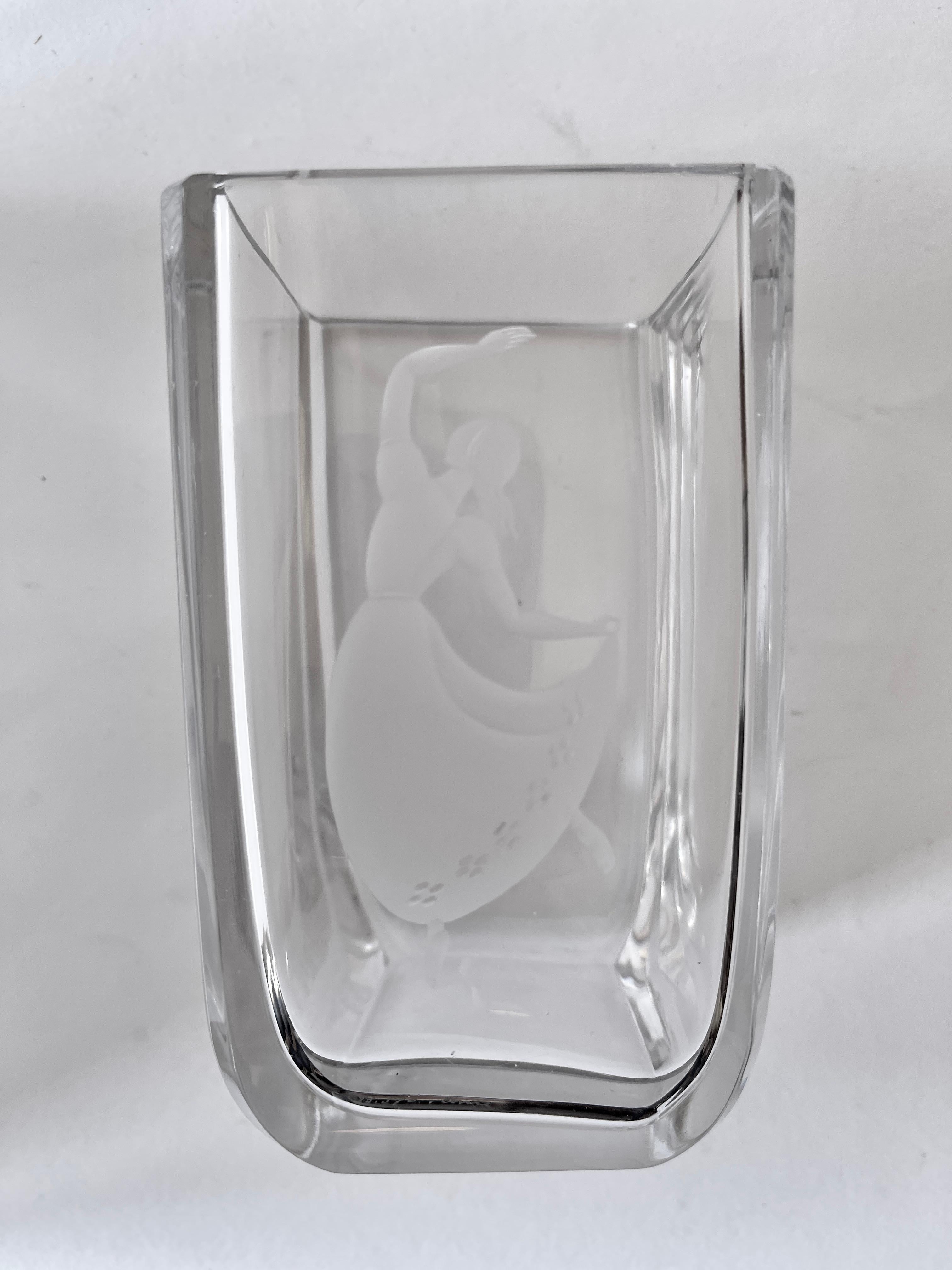 Inciso Vaso in vetro con incisione Swedish Dancing Lady degli anni '50 in vendita