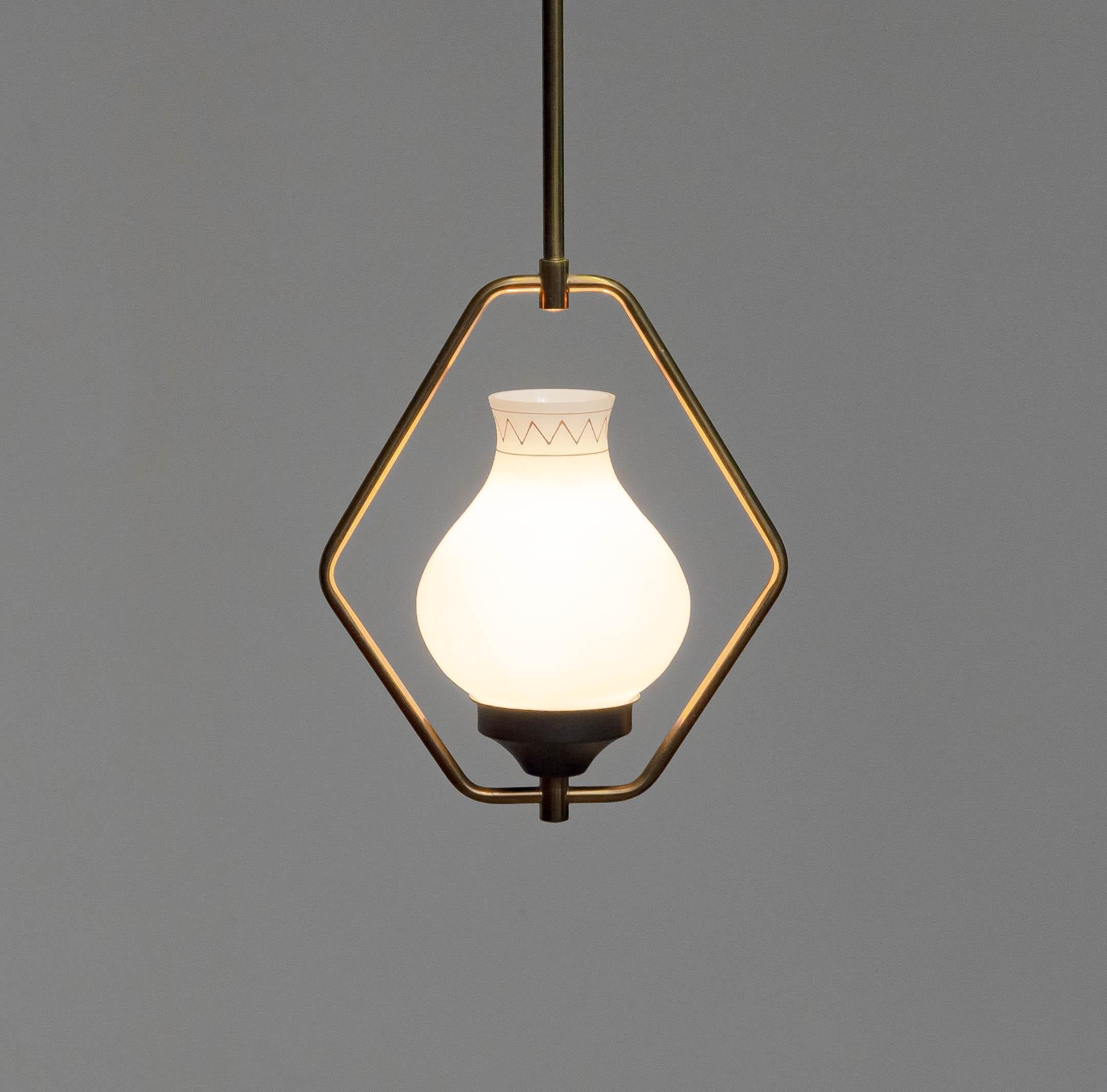 1950s Swedish Designer Pendant In Brass With Opal Art Glass. In Good Condition For Sale In Silvolde, Gelderland