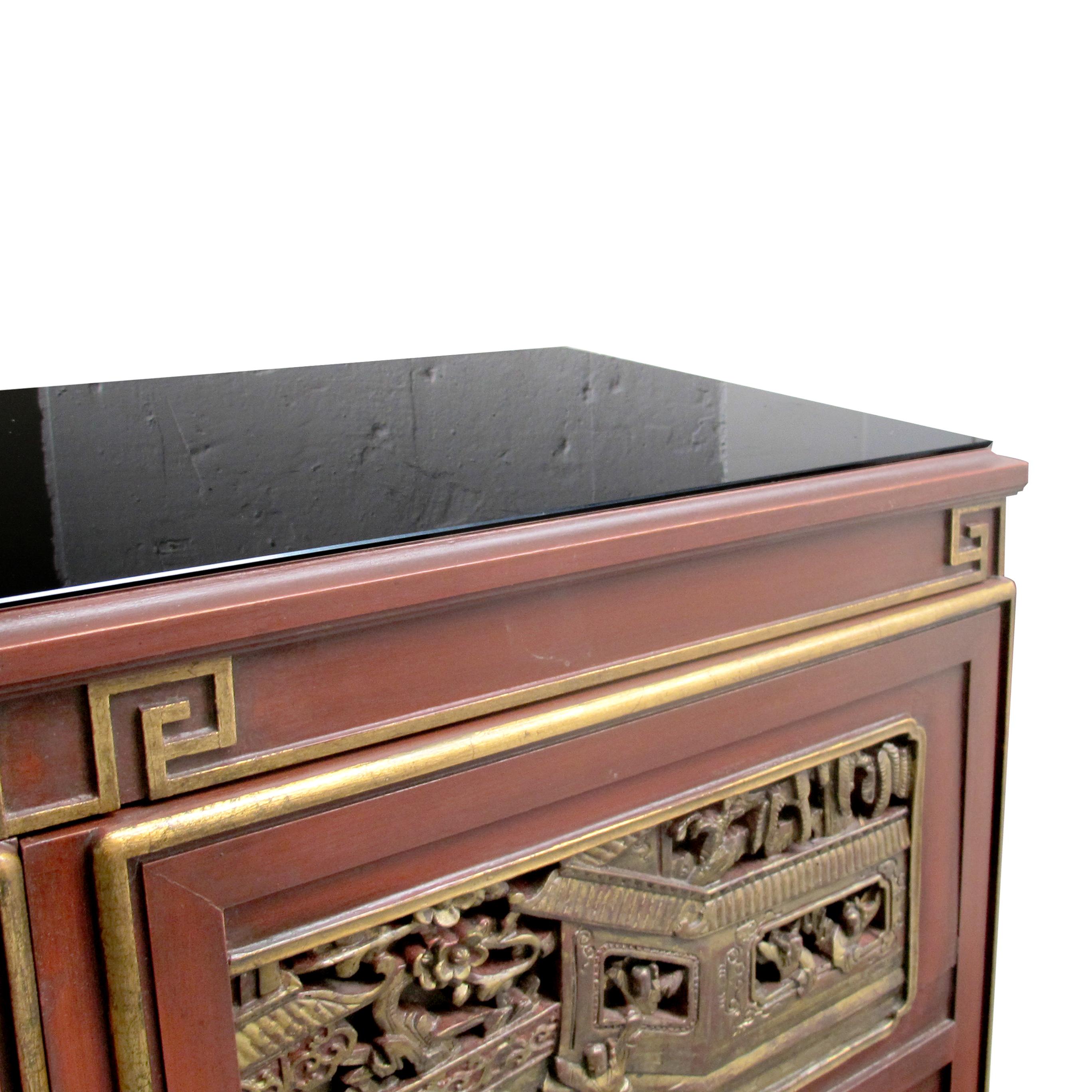 Armario para bebidas con paneles tallados de estilo Chinoiserie de fabricación sueca de los años 50 Madera en venta