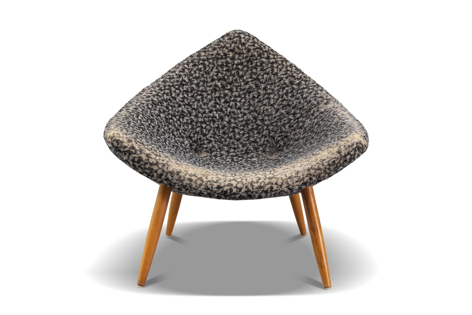 1950s Swedish Modern Coconut Lounge Chair (Schwedisch) im Angebot