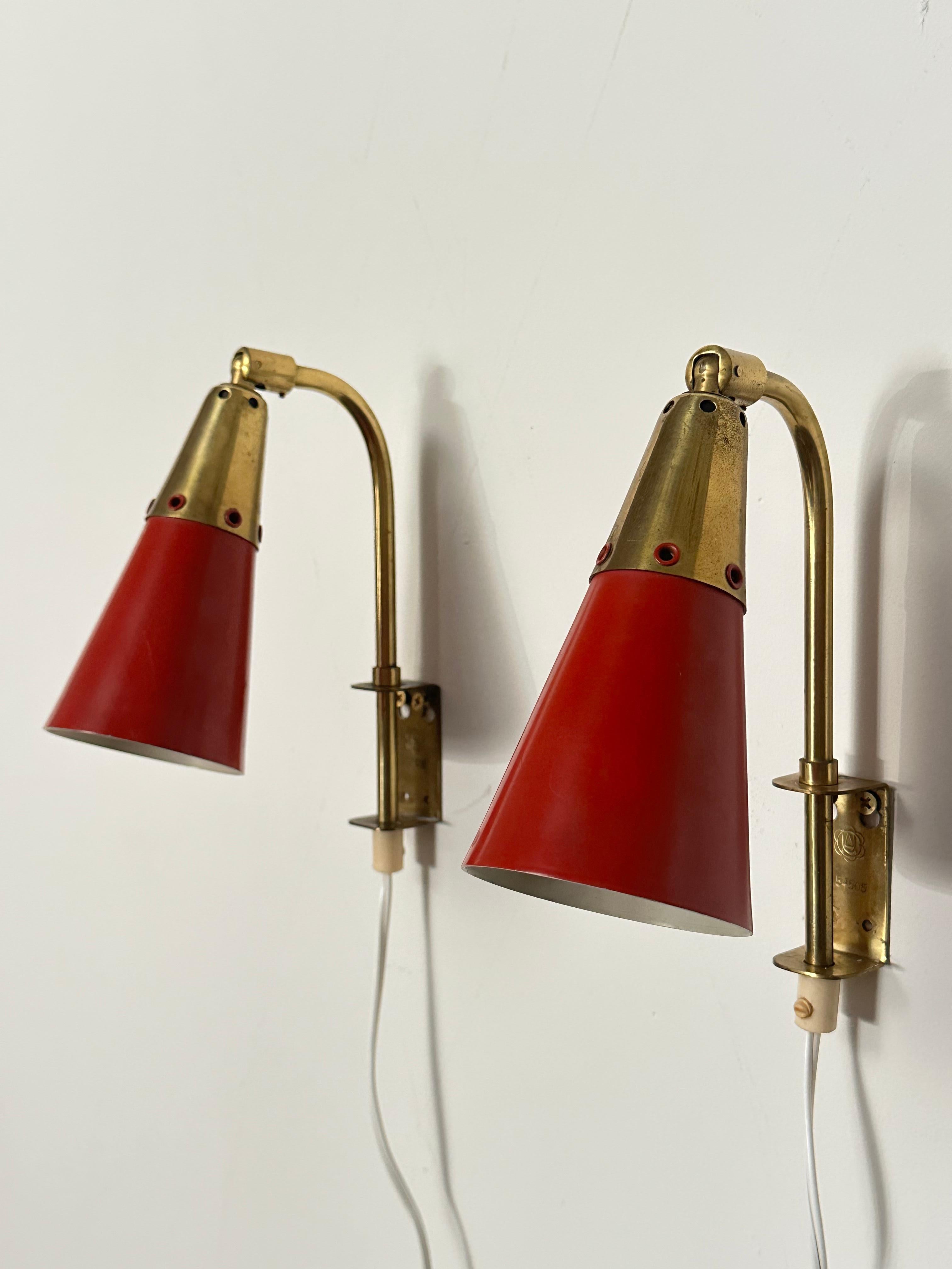 Mid-Century moderno Luci da parete moderniste svedesi degli anni '50 di Upsala Armaturfabrik - una coppia in vendita