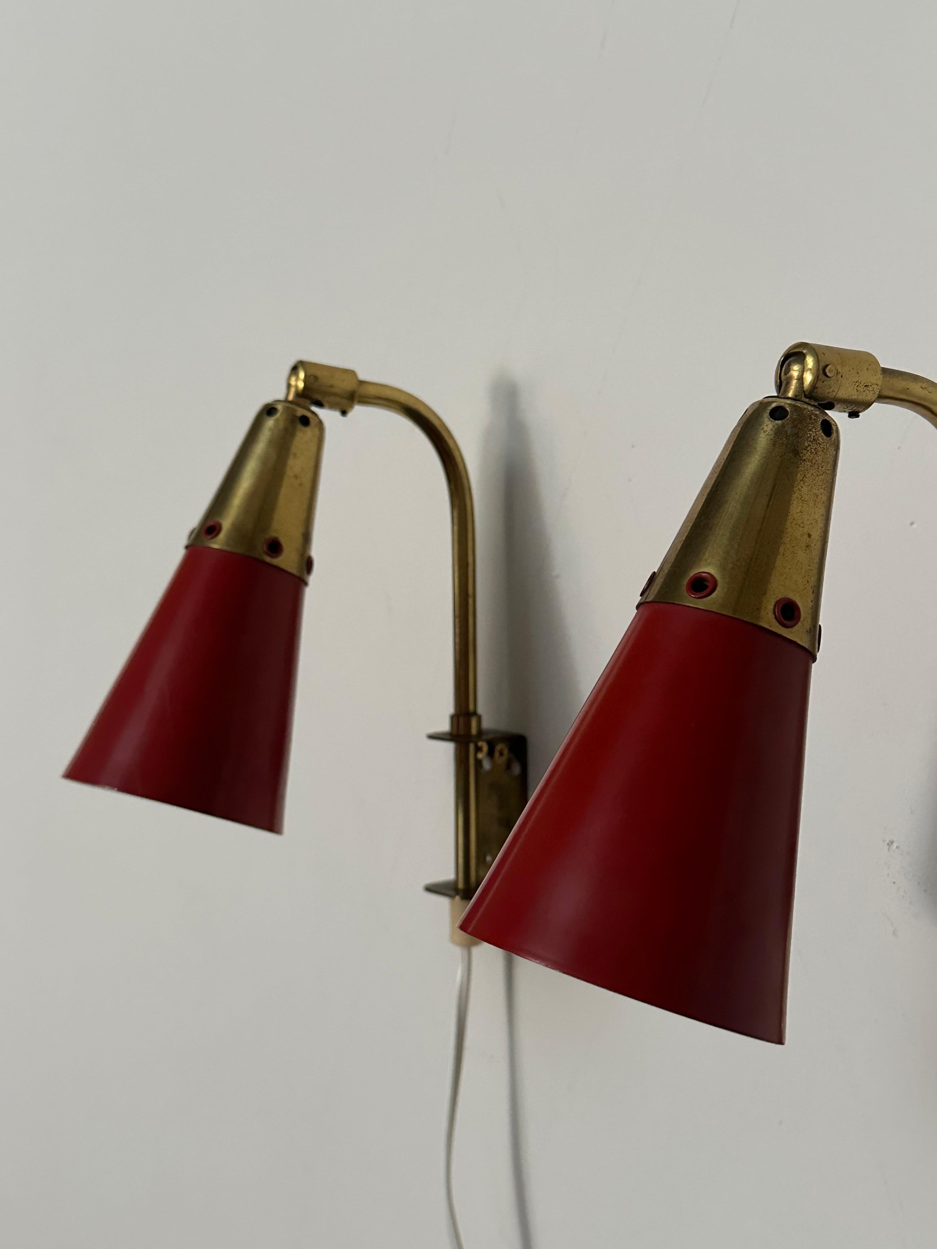 Metà XX secolo Luci da parete moderniste svedesi degli anni '50 di Upsala Armaturfabrik - una coppia in vendita