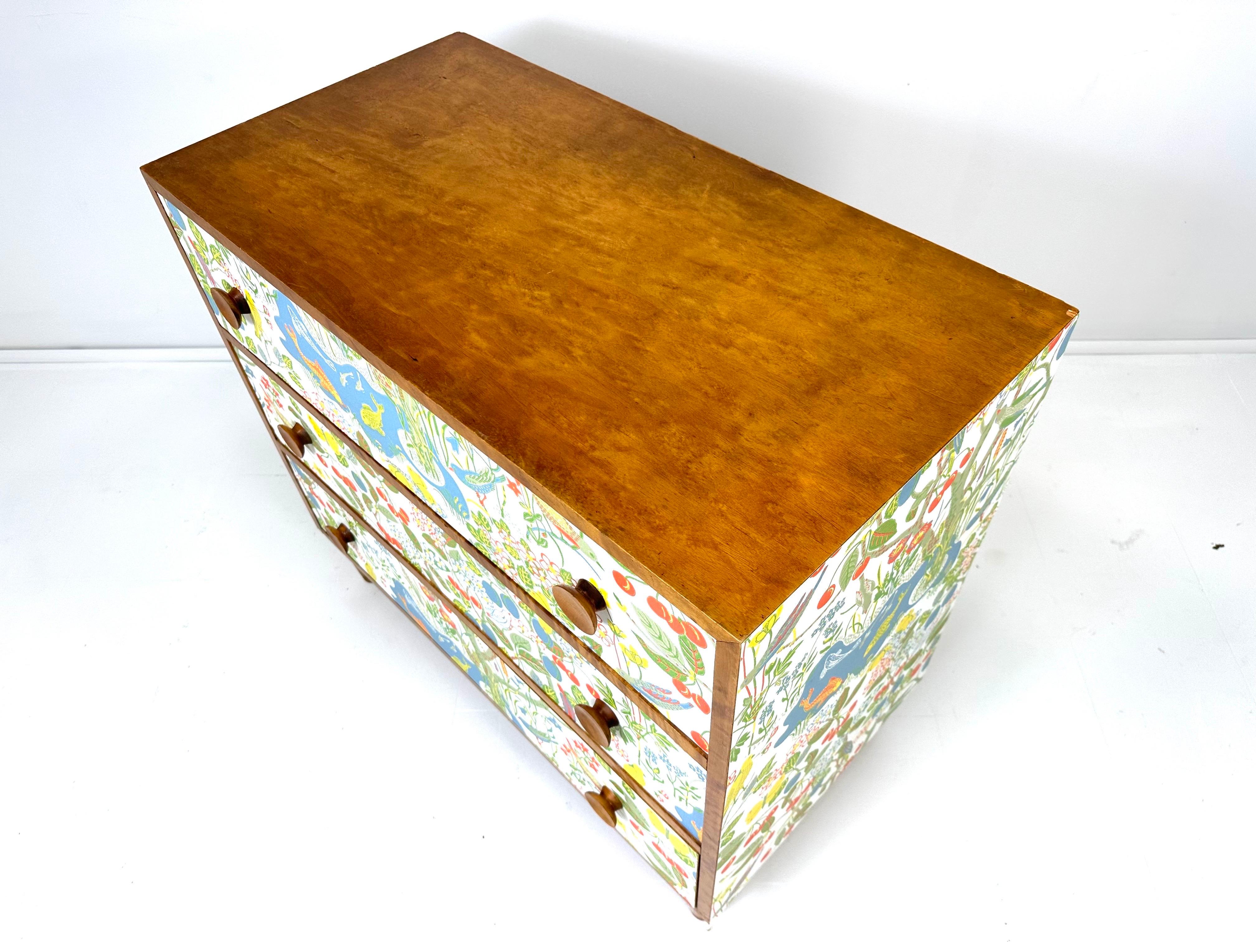 1950’s Swedish “Paradiset” Dresser In Good Condition For Sale In Turners Falls, MA