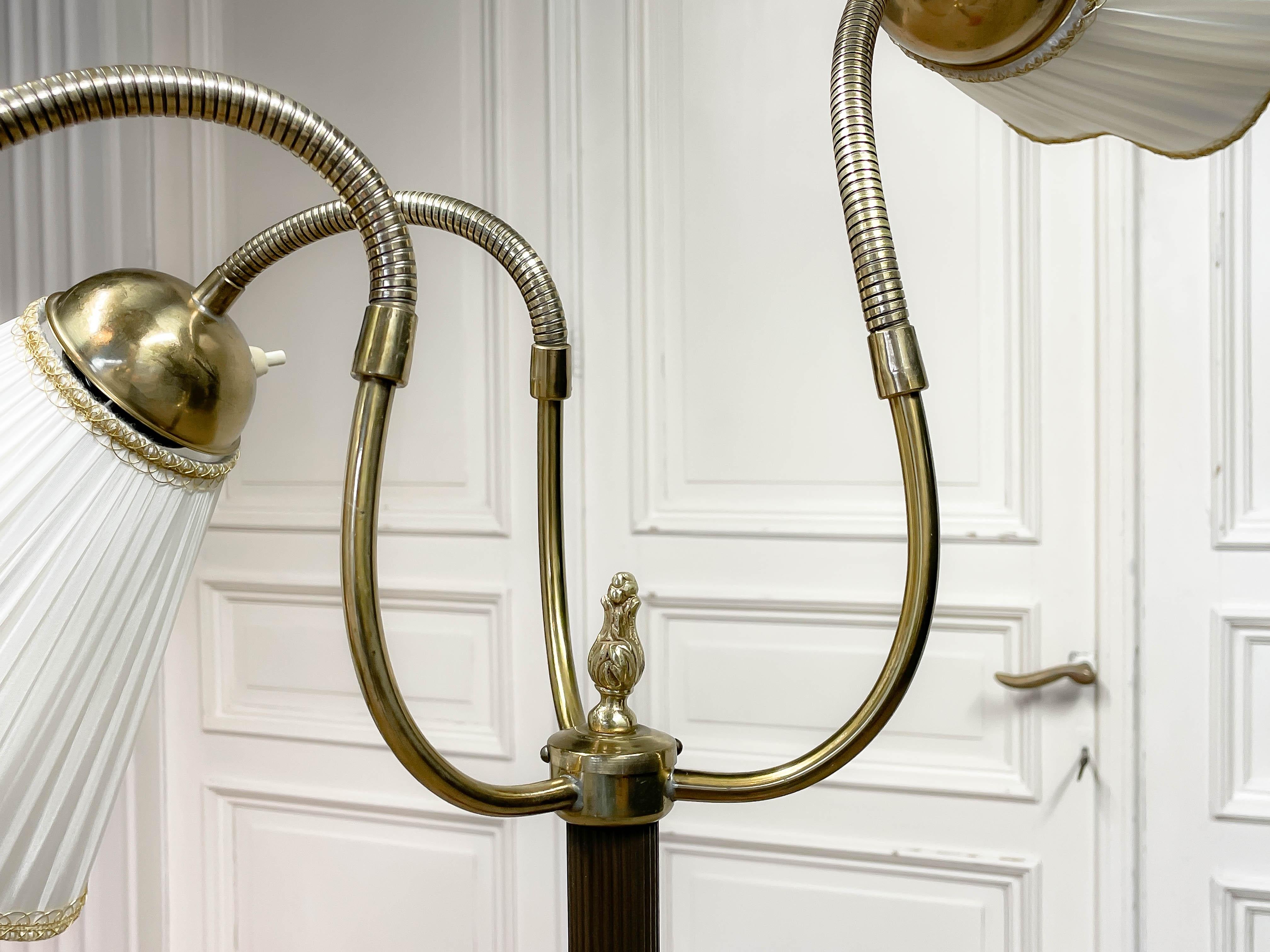 Années 1950, lampadaire suédois à trois abat-jours par VMI, modèle 508/3 en vente 5