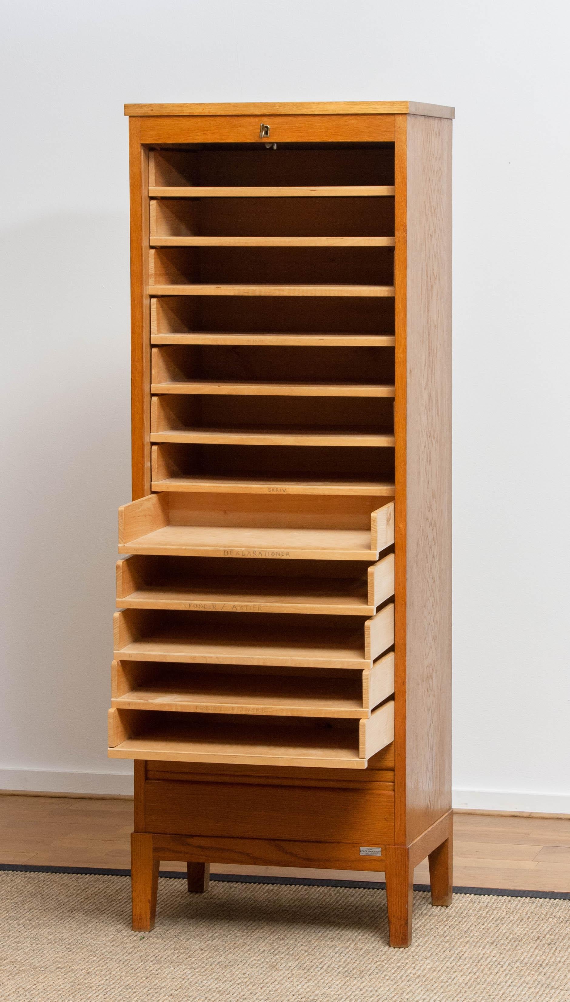 1950s, Swedish Up Right Oak Tambour Files / Archive Cabinet by Olof Lundqvist In Good Condition In Silvolde, Gelderland