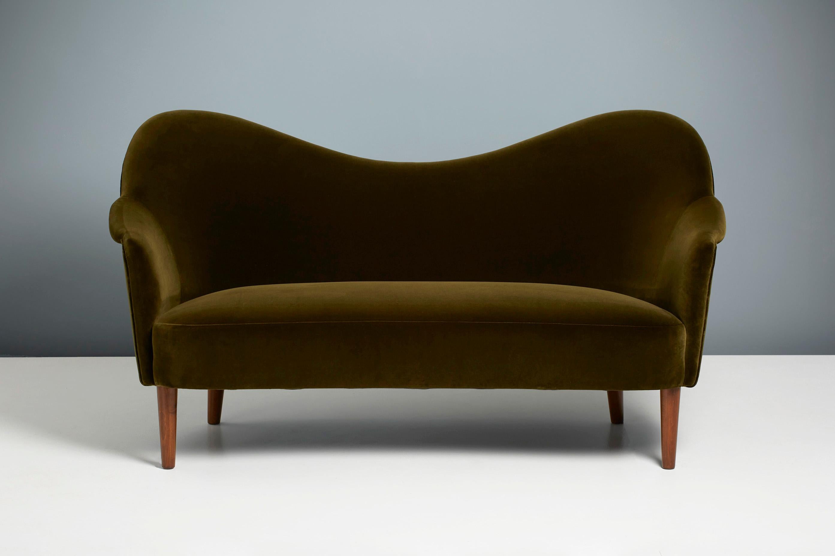 Carl Malmsten 'Samspel' Sofa, circa 1950s

First designed in 1956 and produced by AB Record in Bollnas, Sweden, the 'Samspel' sofa is one of the finest pieces to be drawn by Sweden's design icon of the 20th century: Carl Malmsten.

In the same