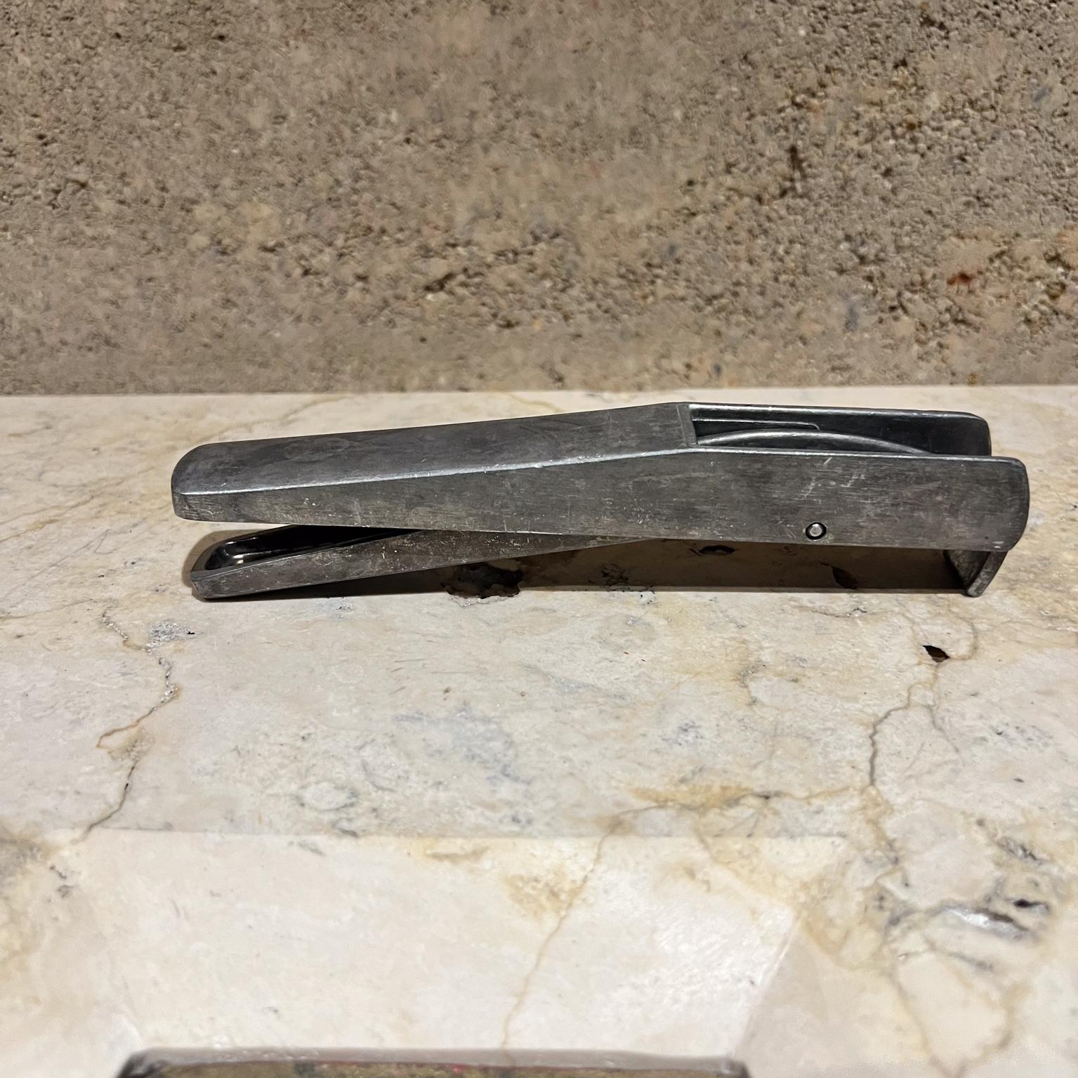 Original Garlic Press, Schweizer hergestellt, Zyliss, 1950er Jahre (Moderne der Mitte des Jahrhunderts) im Angebot