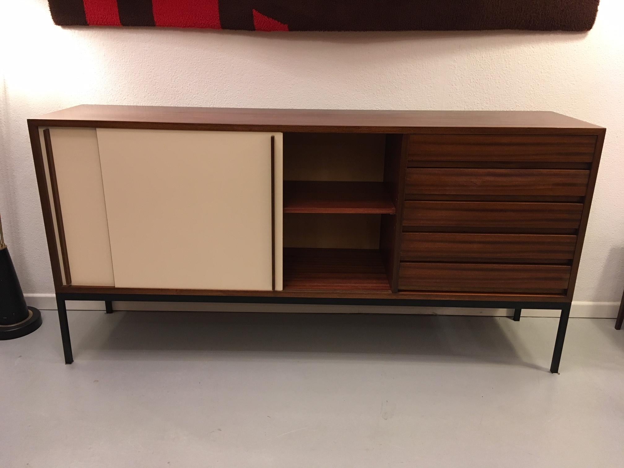 1950er Schweizer Sideboard von Victoria (Schweizerisch)