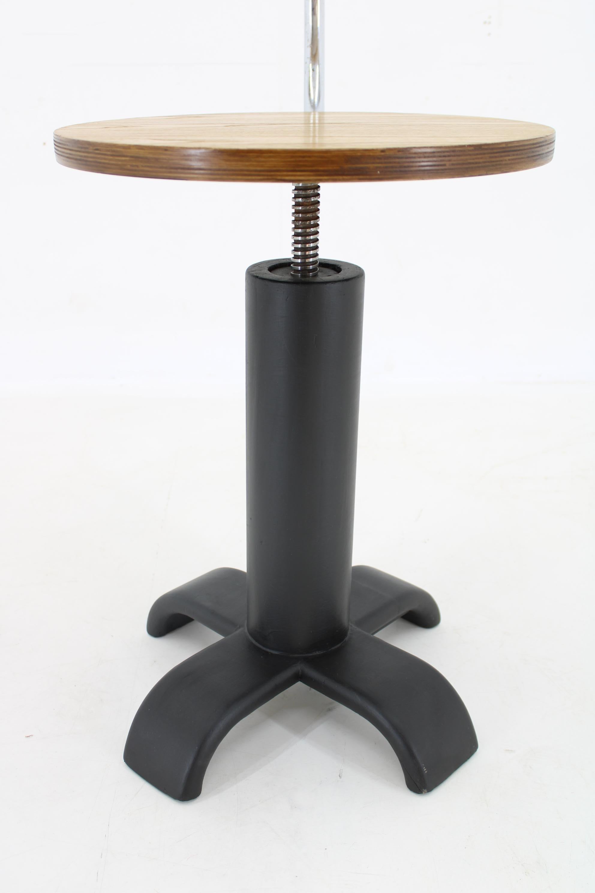 1950er Drehbarer Design-Schreibtischstuhl , Tschechoslowakei (Tschechisch) im Angebot