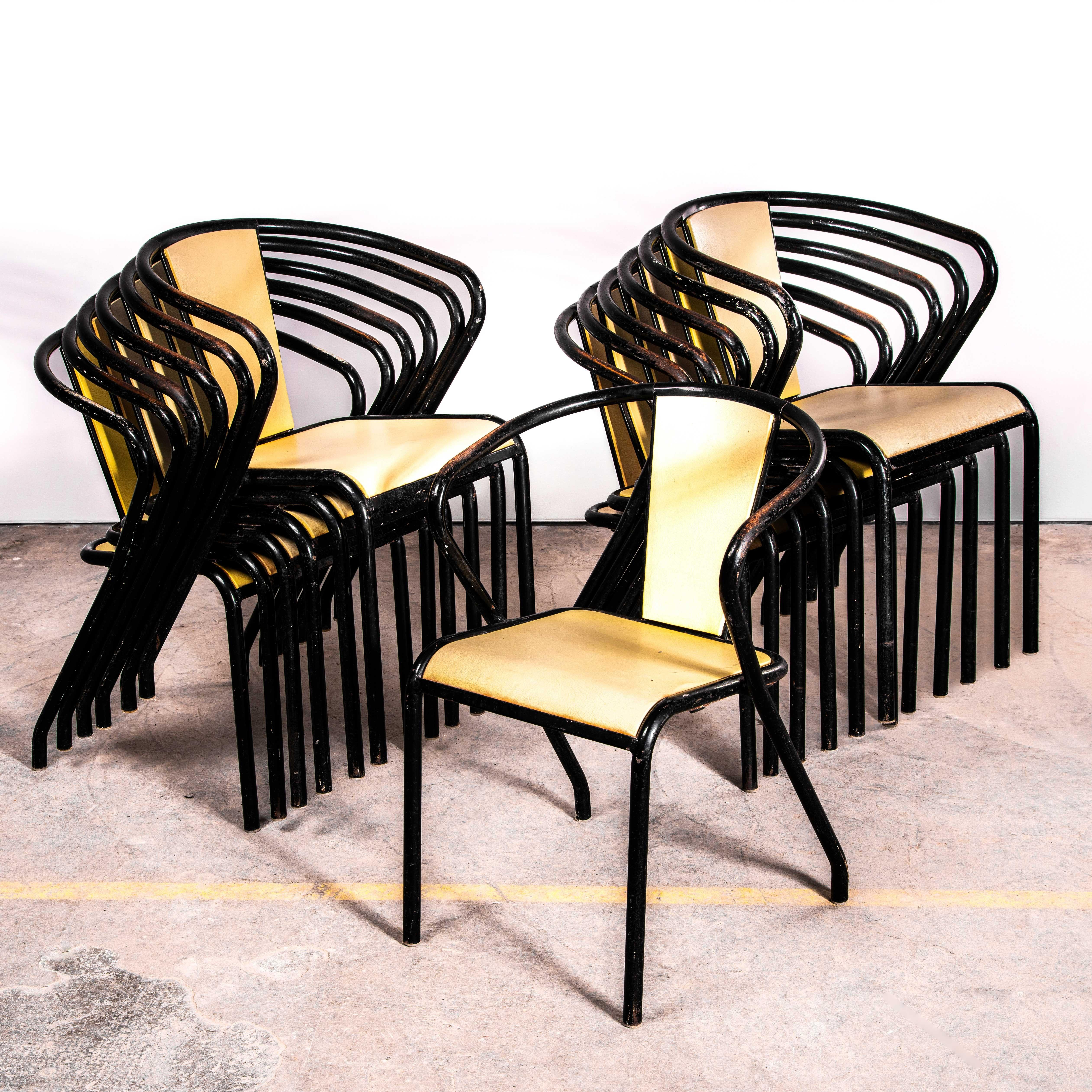 Fauteuils jaunes et noirs Tolix originaux des années 1950 - Ensemble de treize fauteuils Bon état - En vente à Hook, Hampshire