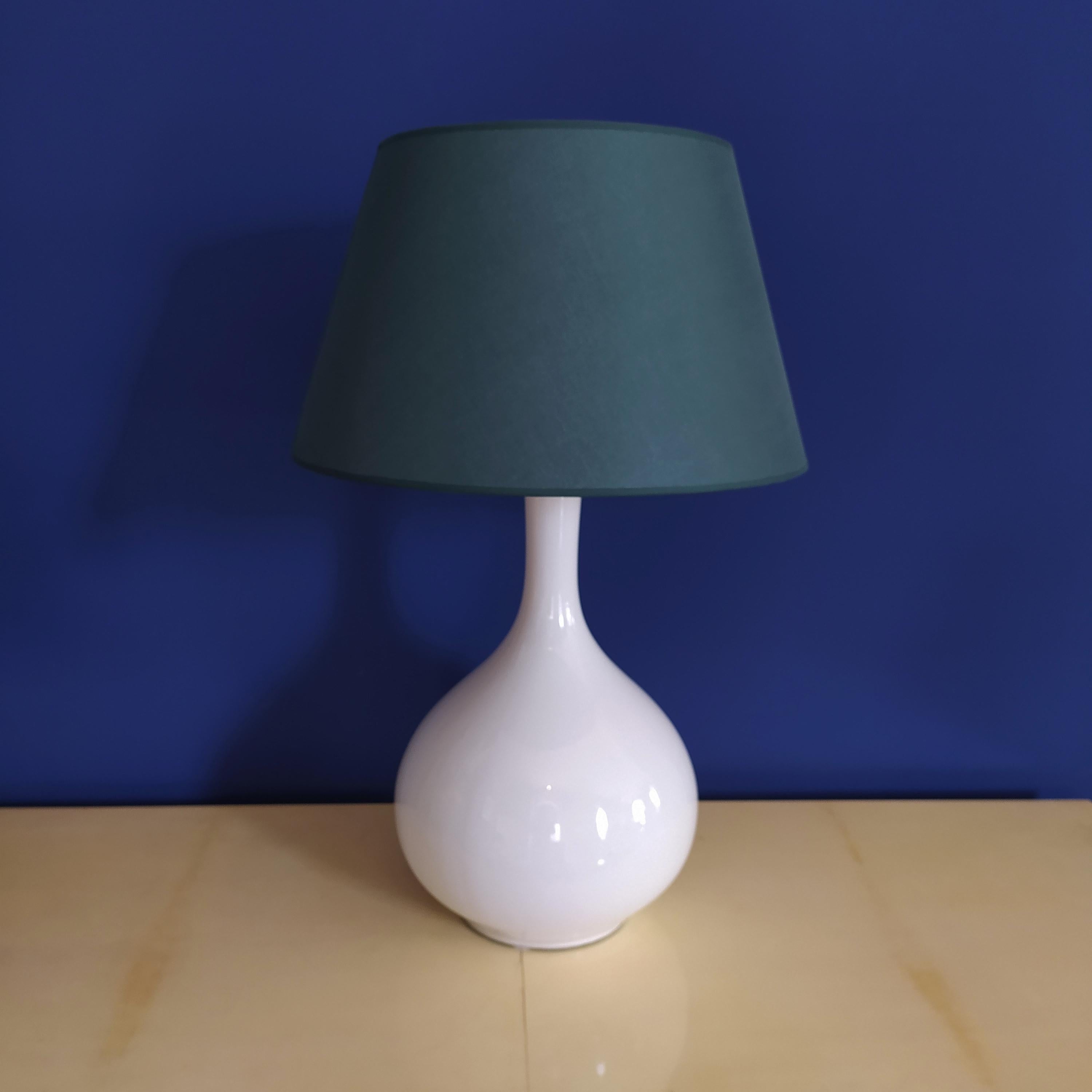 1950s stunning white table lamp by Gio Ponti for Richard Ginori
The item is in excellent condition.