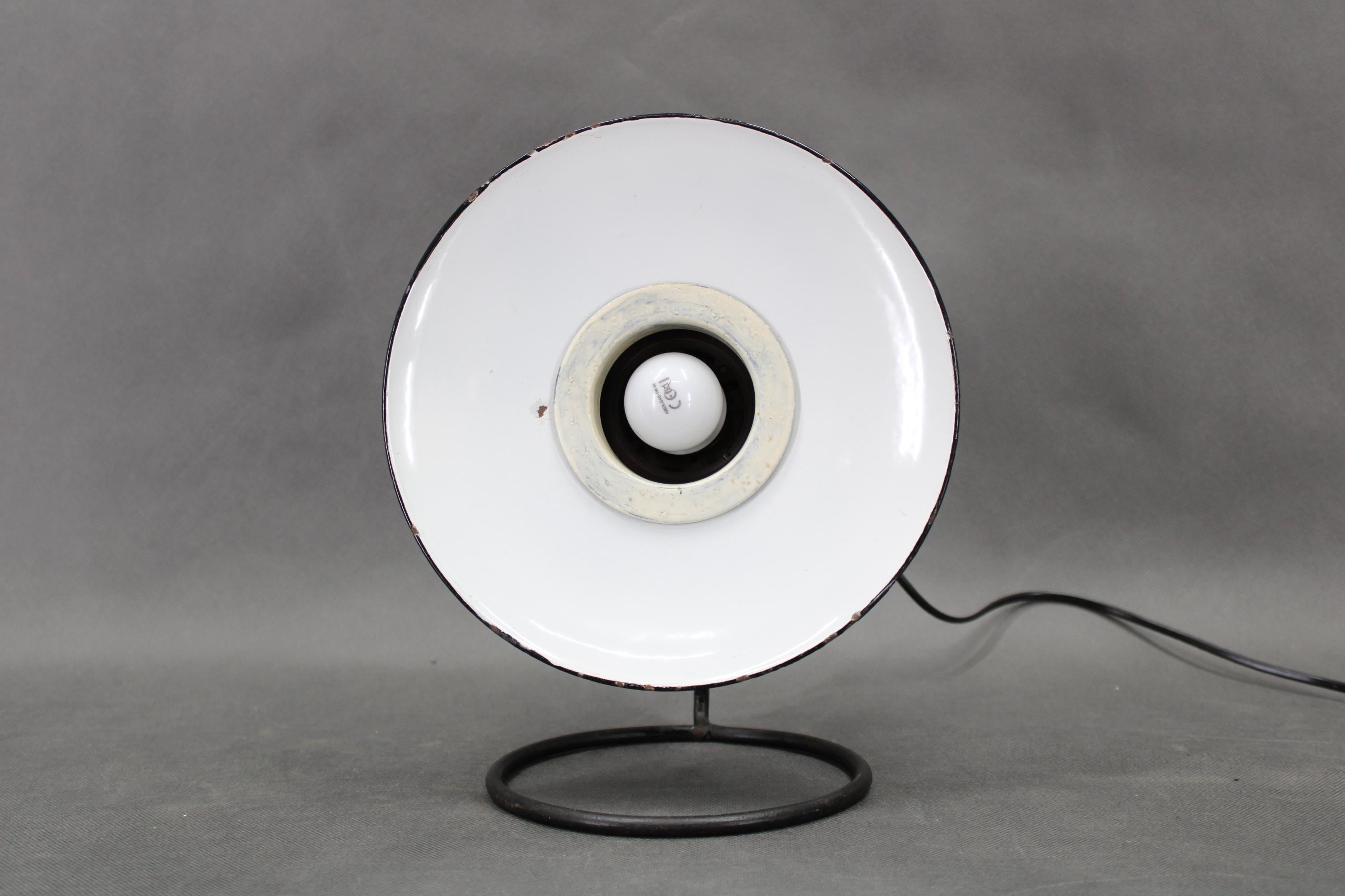 Lampe de table des années 1950, Tchécoslovaquie Bon état - En vente à Praha, CZ